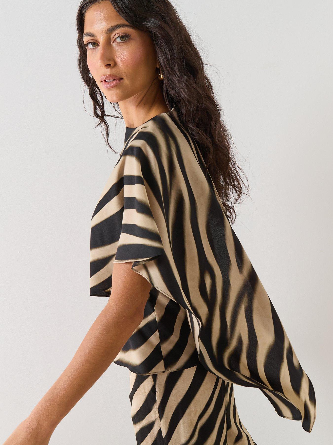  image of mango-printed-foulard-blouse-black