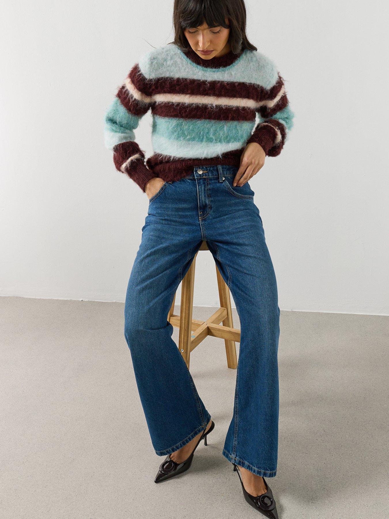 Image 5 of 6 of Mango Low-Rise Wide Leg Jeans - Blue