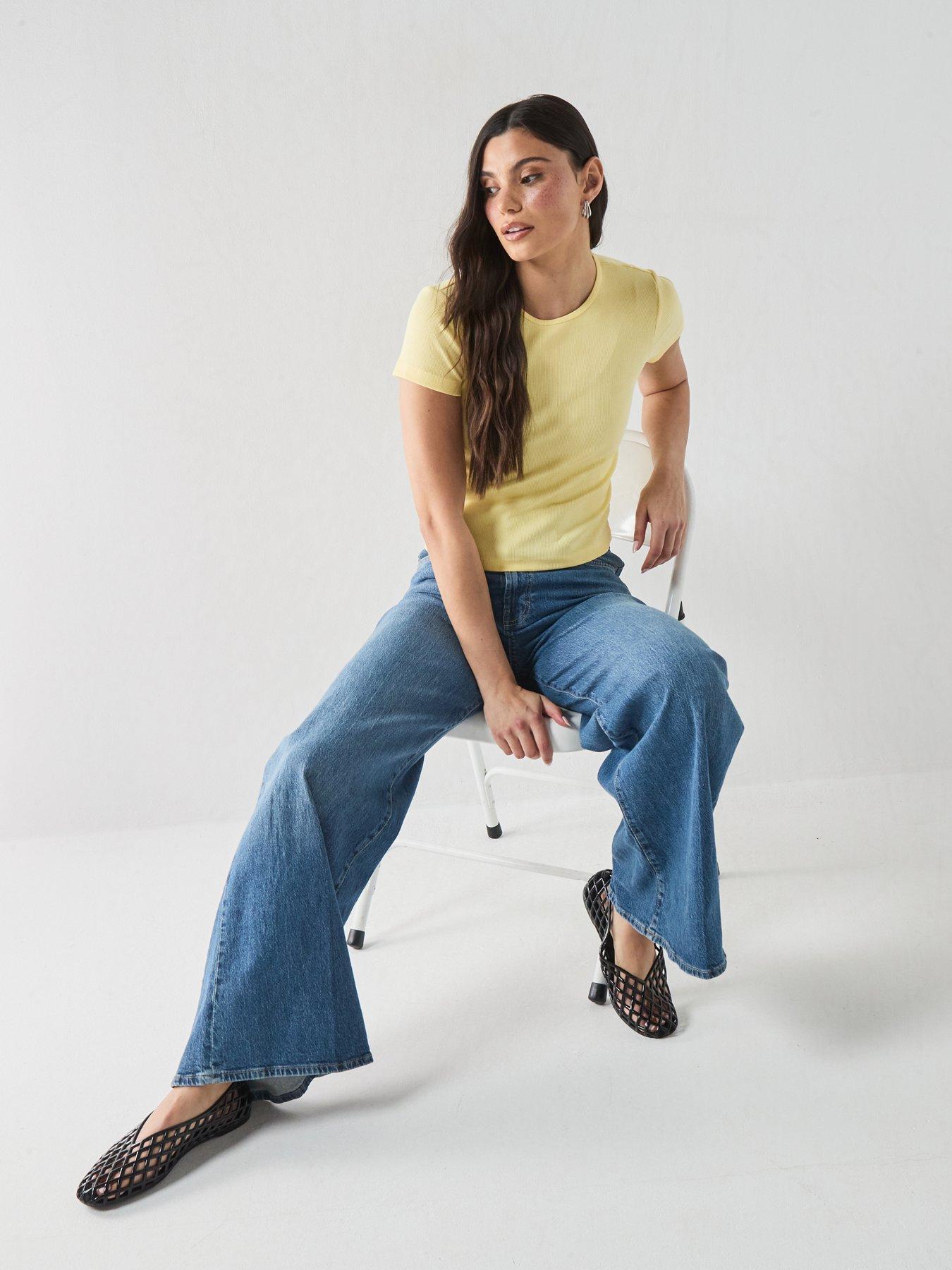 Image 3 of 6 of Vero Moda Vmchloe Ss Short Top Jrs Noos