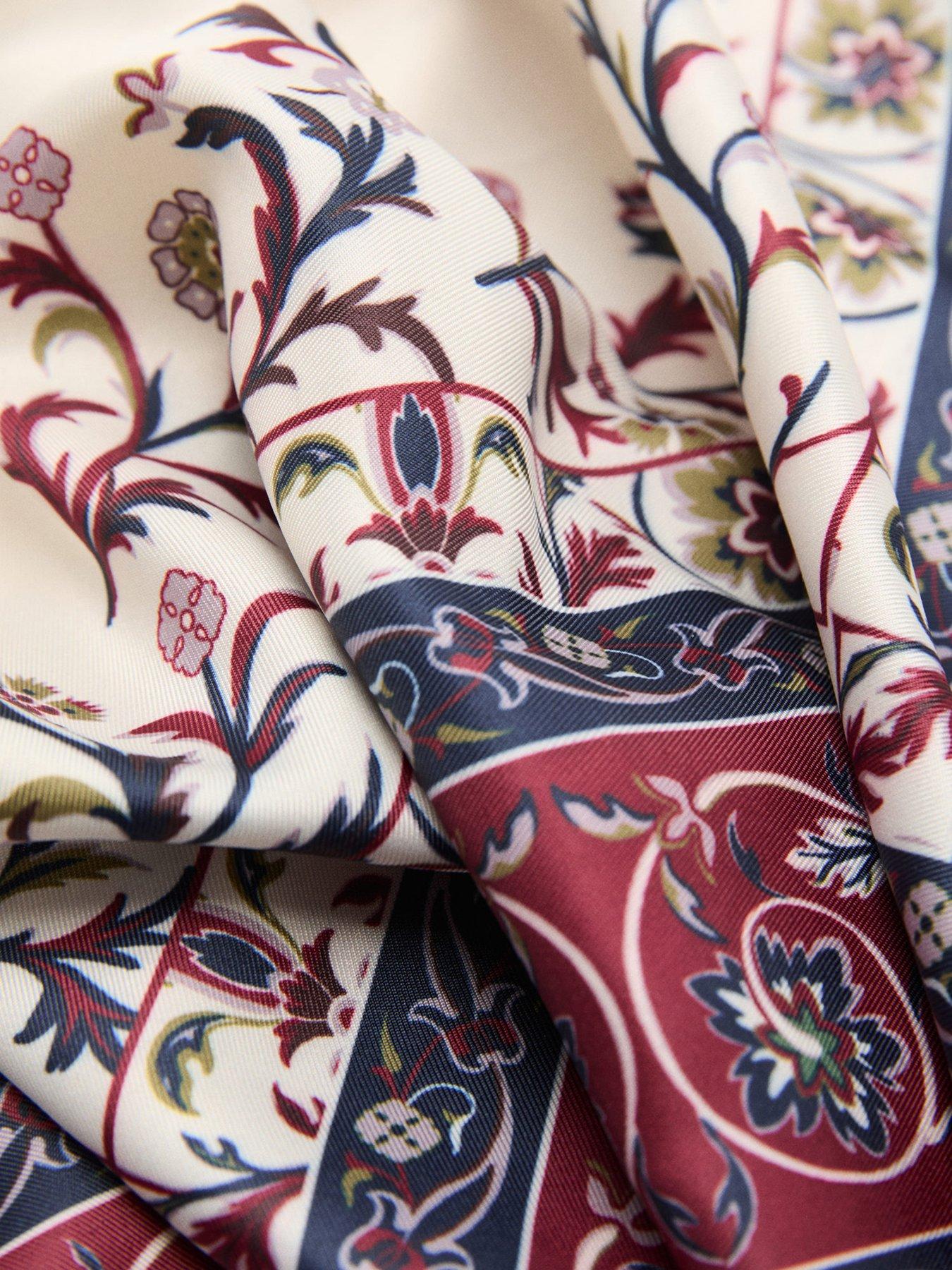stillFront image of mango-printed-satin-scarf-navy