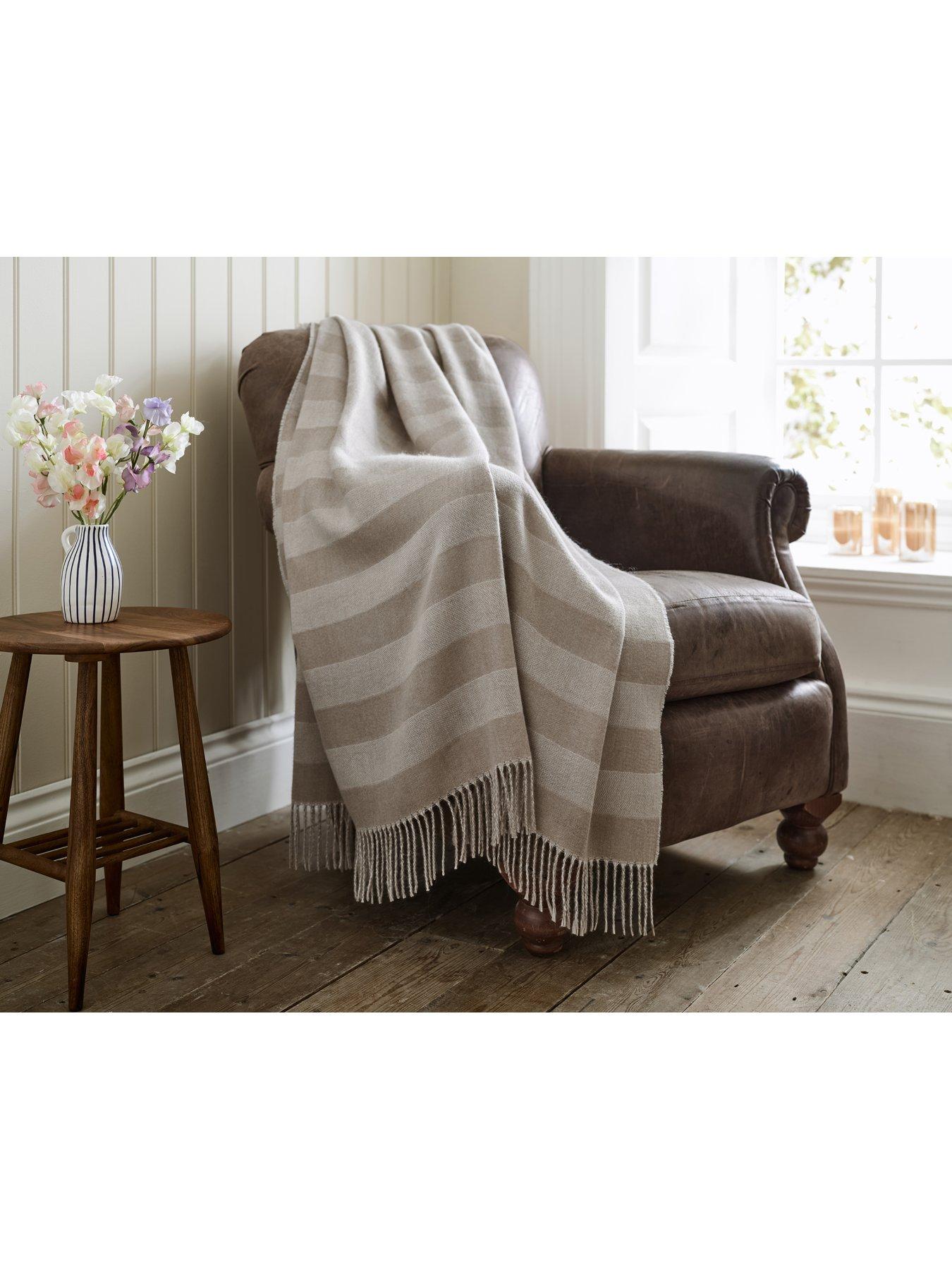  image of deyongs-lc-stives-throw-130x160cm