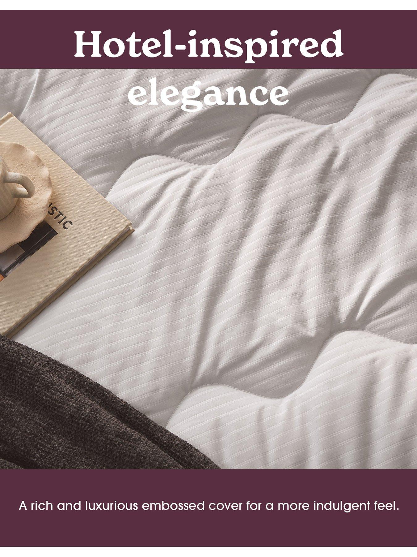 Image 5 of 7 of Sleepeezee Cooling Summer Hotel Luxe 4.5 Tog Duvet