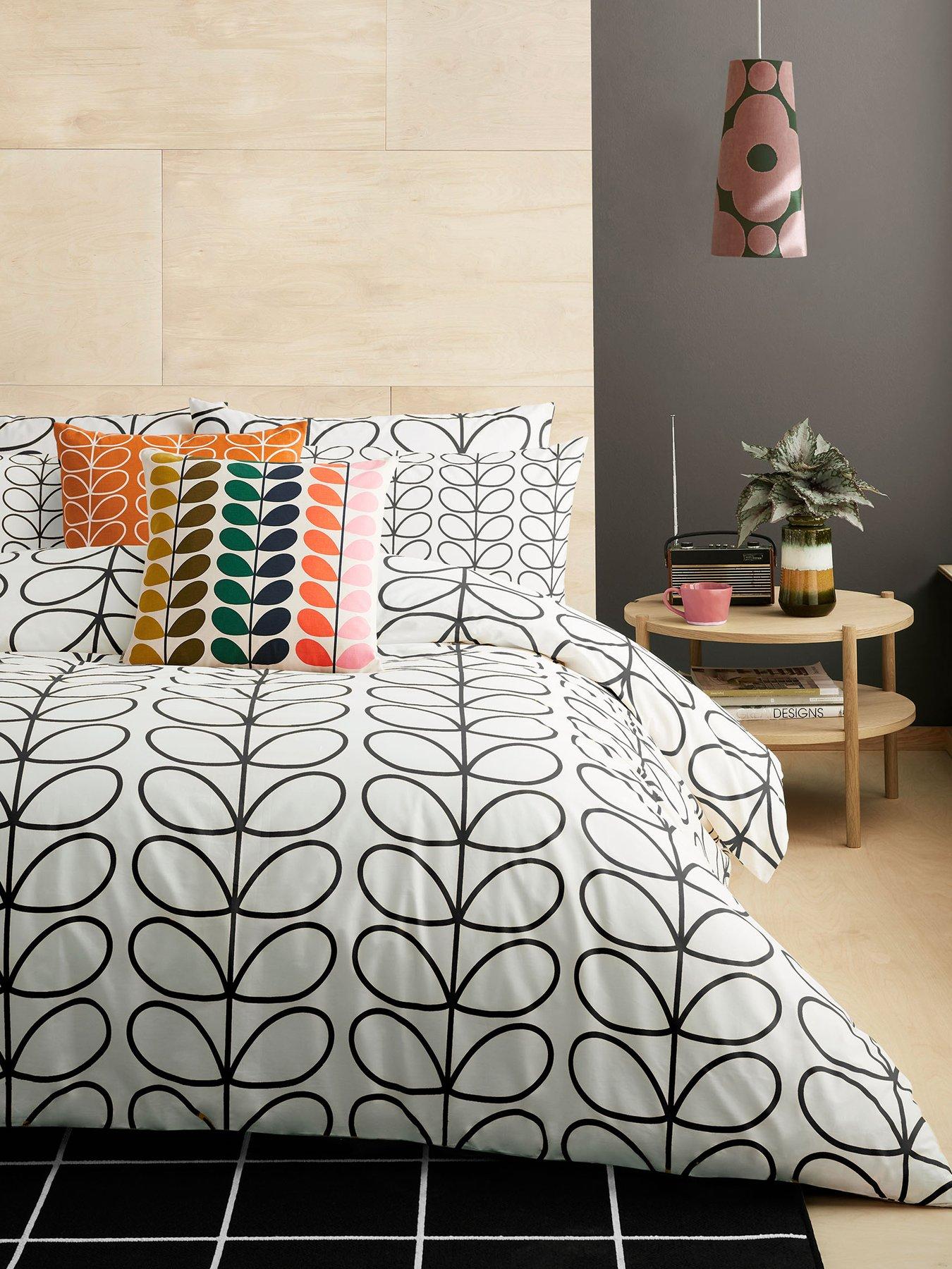  image of orla-kiely-linear-stem-100-cotton-charcoal-fitted-sheet