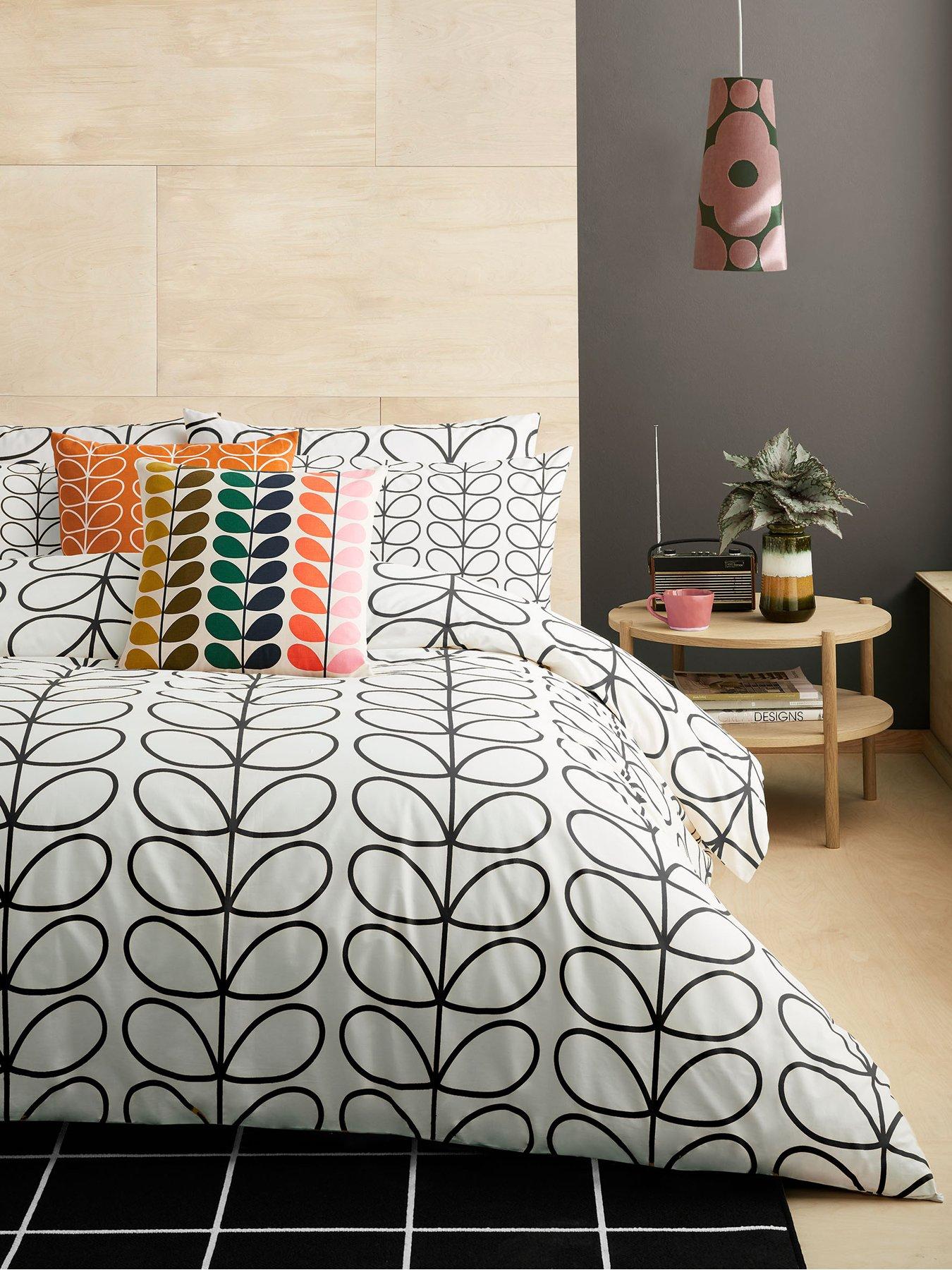 orla-kiely-linear-stem-100-cotton-charcoal-fitted-sheet