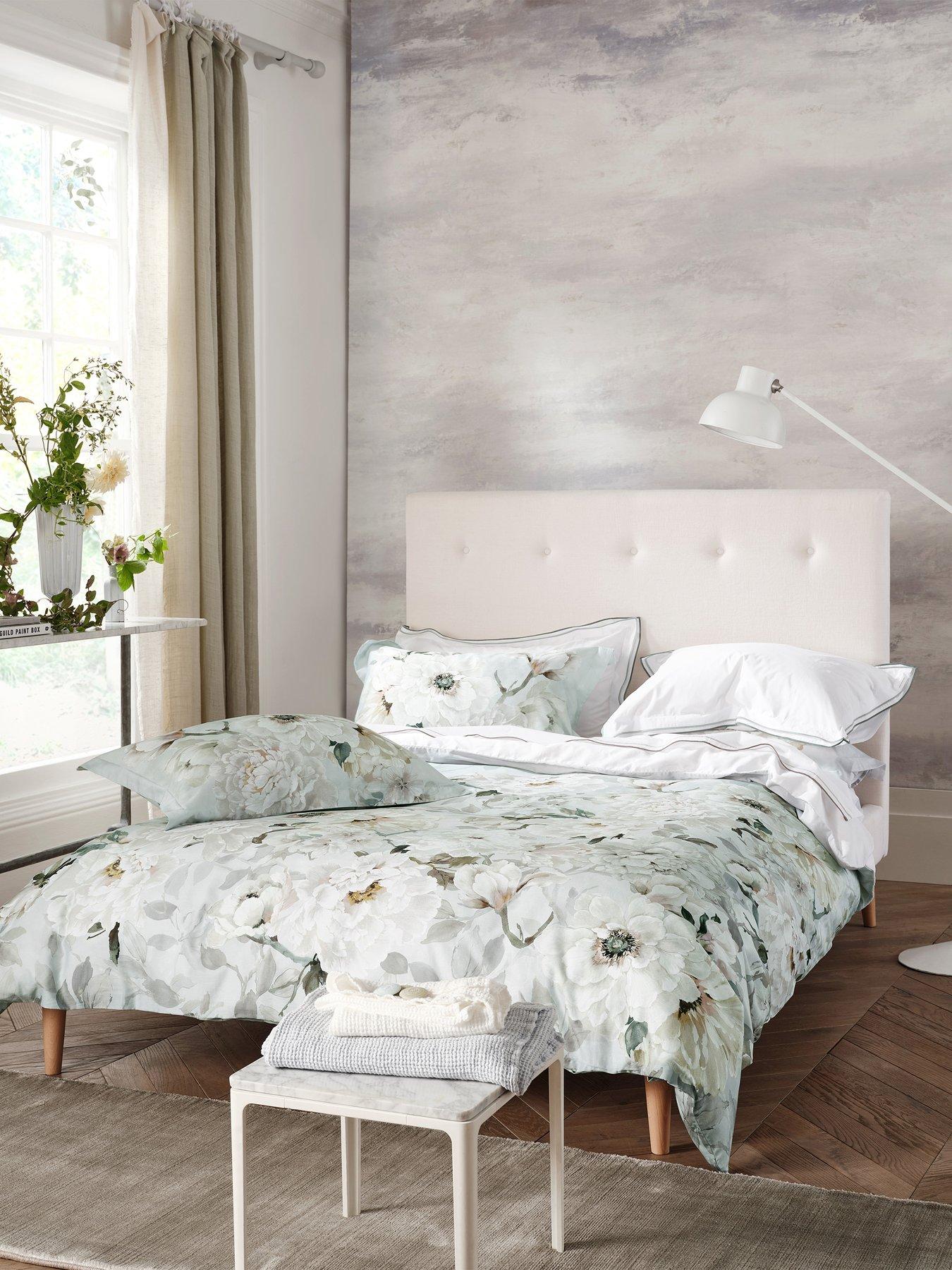Image 1 of 6 of Designers Guild Fleur Blanche 100% Cotton Sateen Platinum Quilt Set