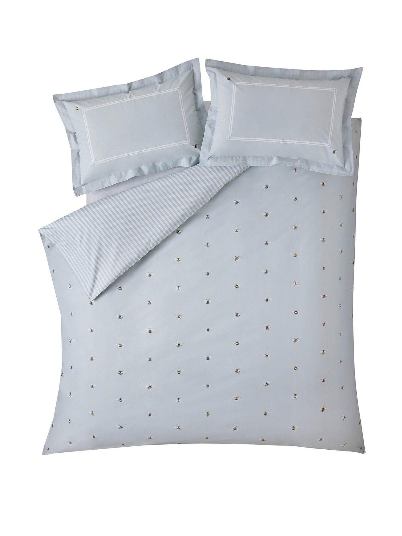 Image 2 of 4 of Sophie Allport Bees 100% Cotton Quilt Set
