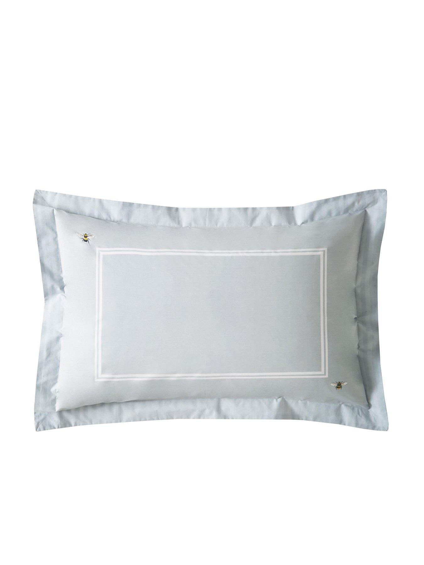Image 3 of 4 of Sophie Allport Bees 100% Cotton Quilt Set