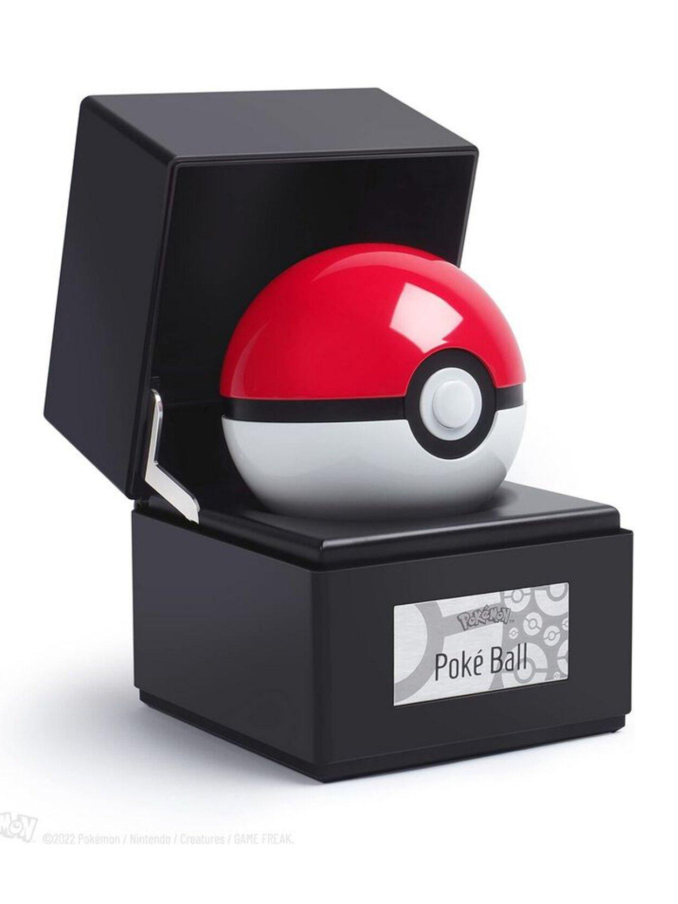 Pokemon Pokemon Light-Up Die-Cast Premium Poke Ball Replica