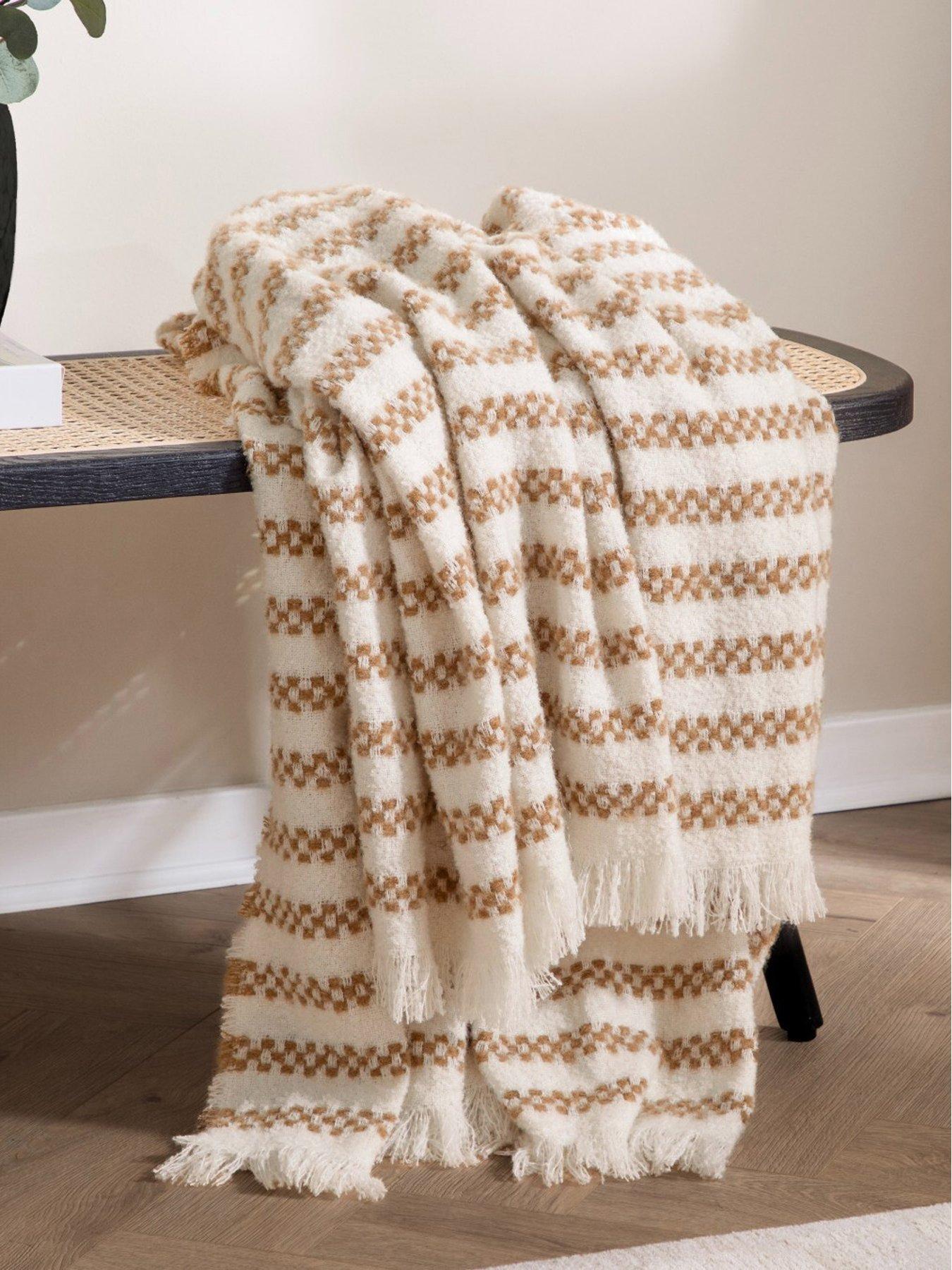 hoem-clyne-130x180-throw-brown