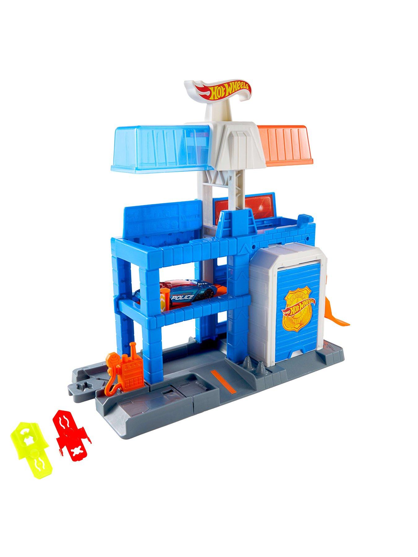 Image 4 of 5 of Hot Wheels City Downtown Police Tower Playset &amp; 1:64 Scale Die-Cast Police Toy Car
