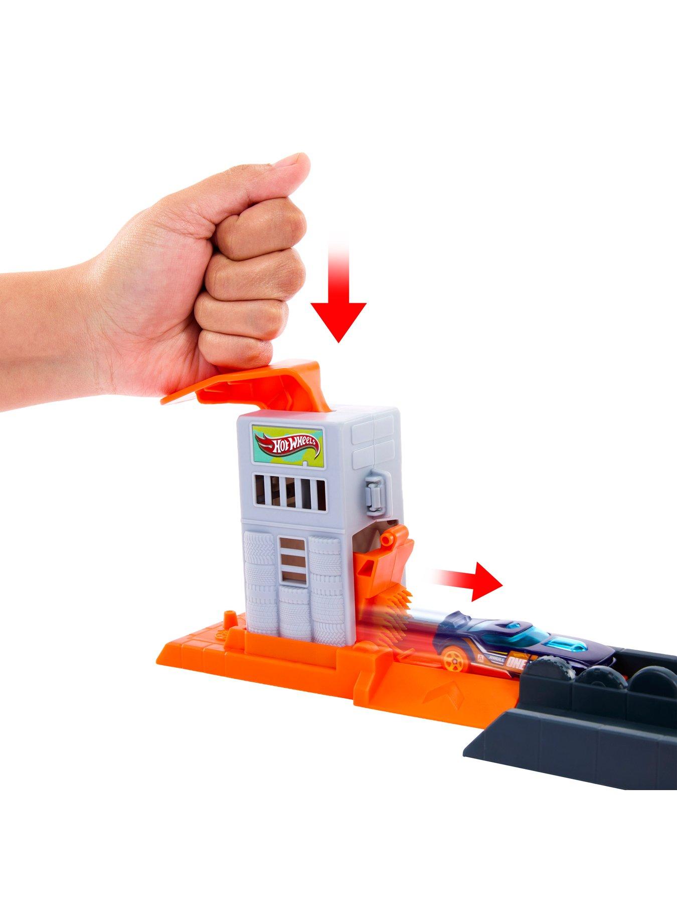 Image 2 of 5 of Hot Wheels City Gorilla Slam Attack Playset &amp; Toy Car, Multiple Ways to Play, Speed Snap Track