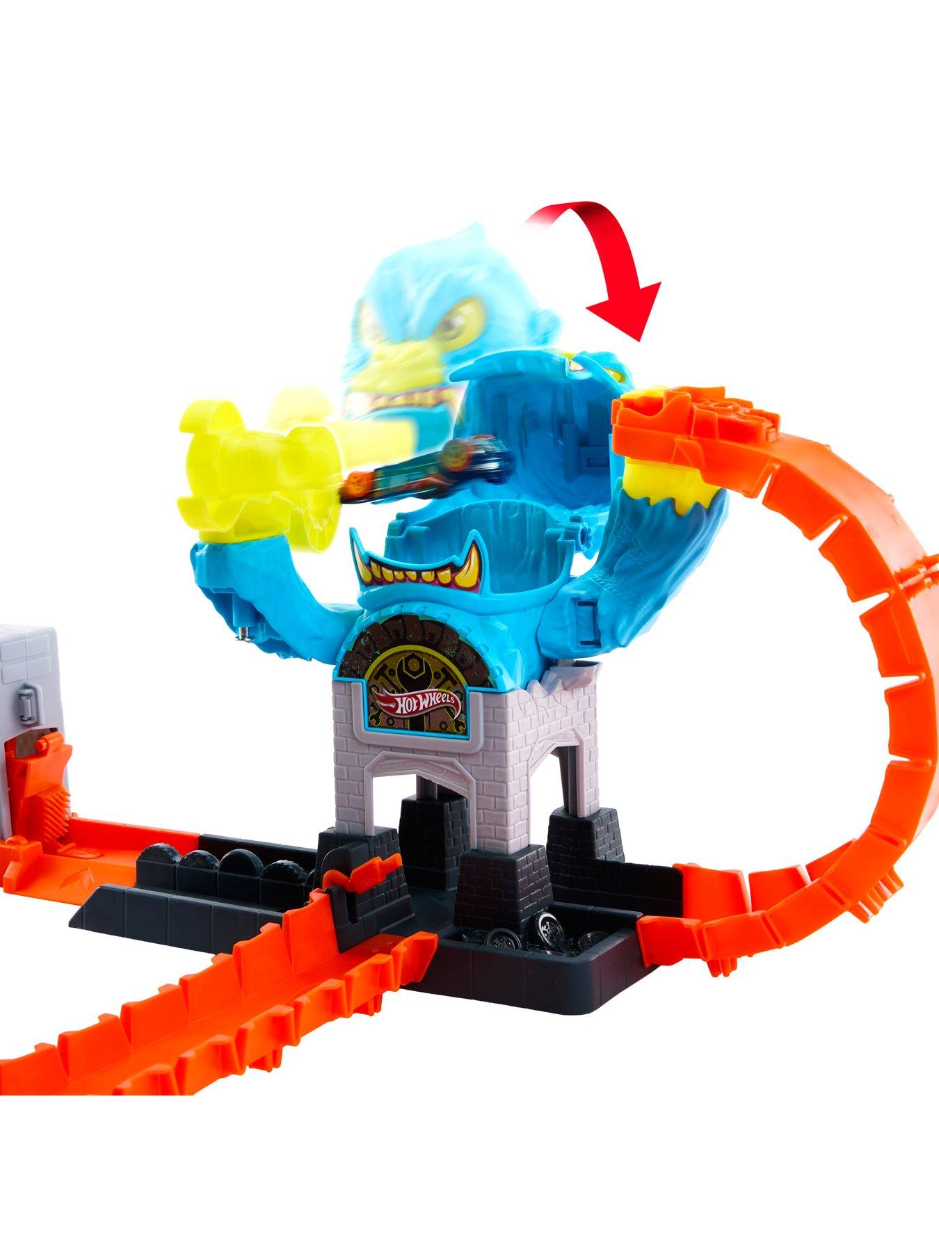 Image 3 of 5 of Hot Wheels City Gorilla Slam Attack Playset &amp; Toy Car, Multiple Ways to Play, Speed Snap Track