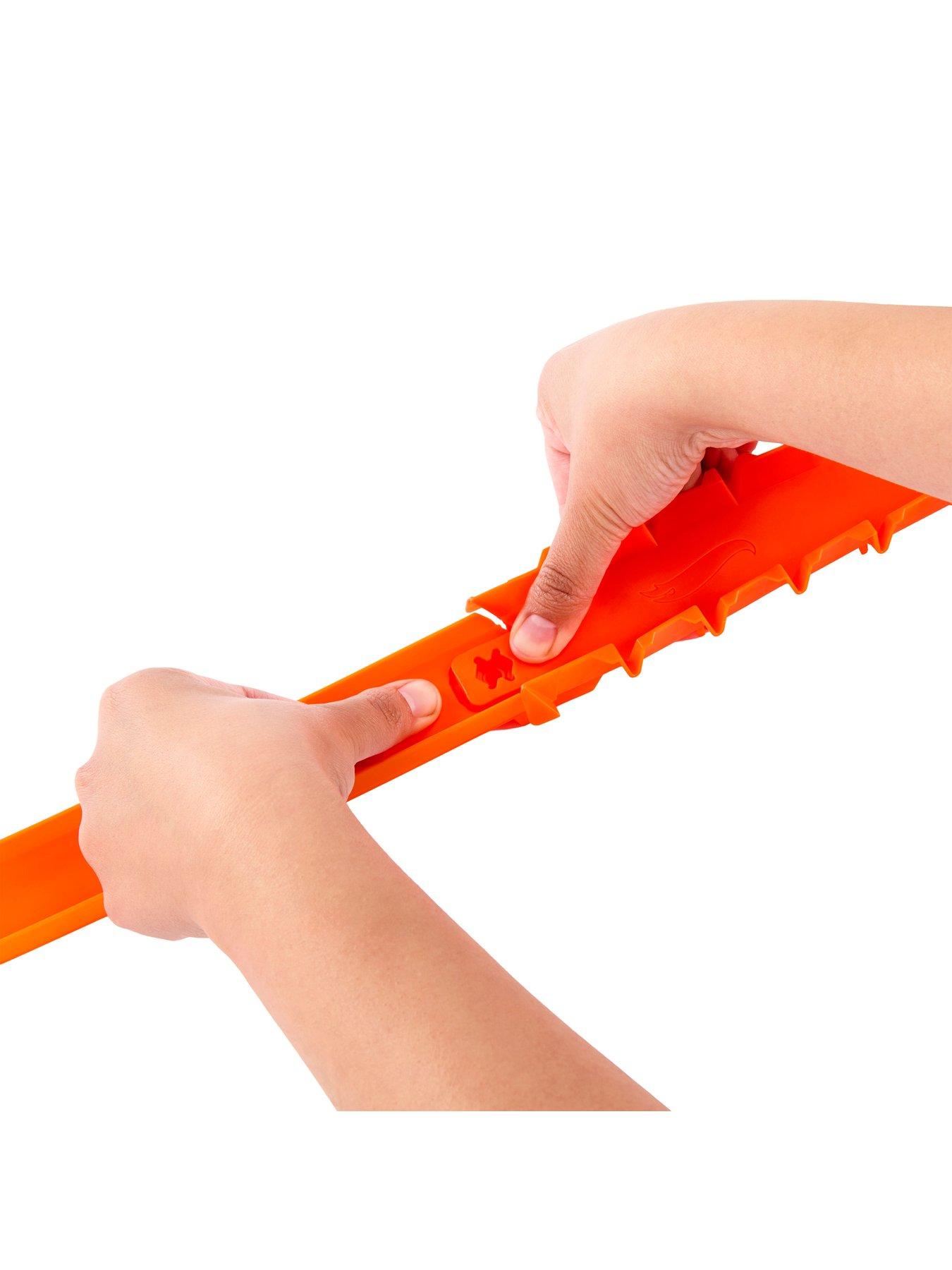 Image 4 of 5 of Hot Wheels City Gorilla Slam Attack Playset &amp; Toy Car, Multiple Ways to Play, Speed Snap Track