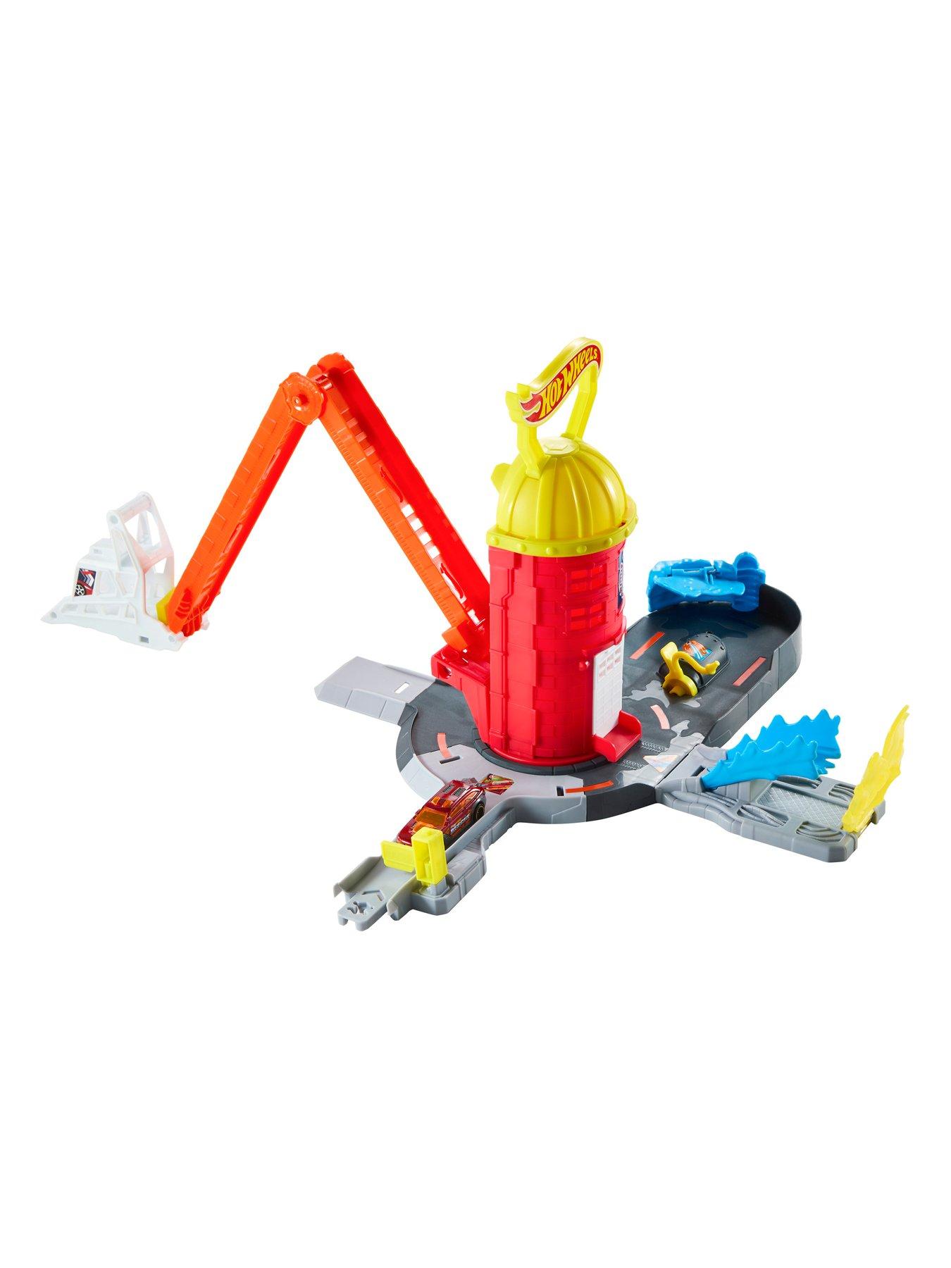 Image 2 of 5 of Hot Wheels City Super Fire Station Rescue Playset &amp; 1:64 Scale Toy Car, Track Extends 16'