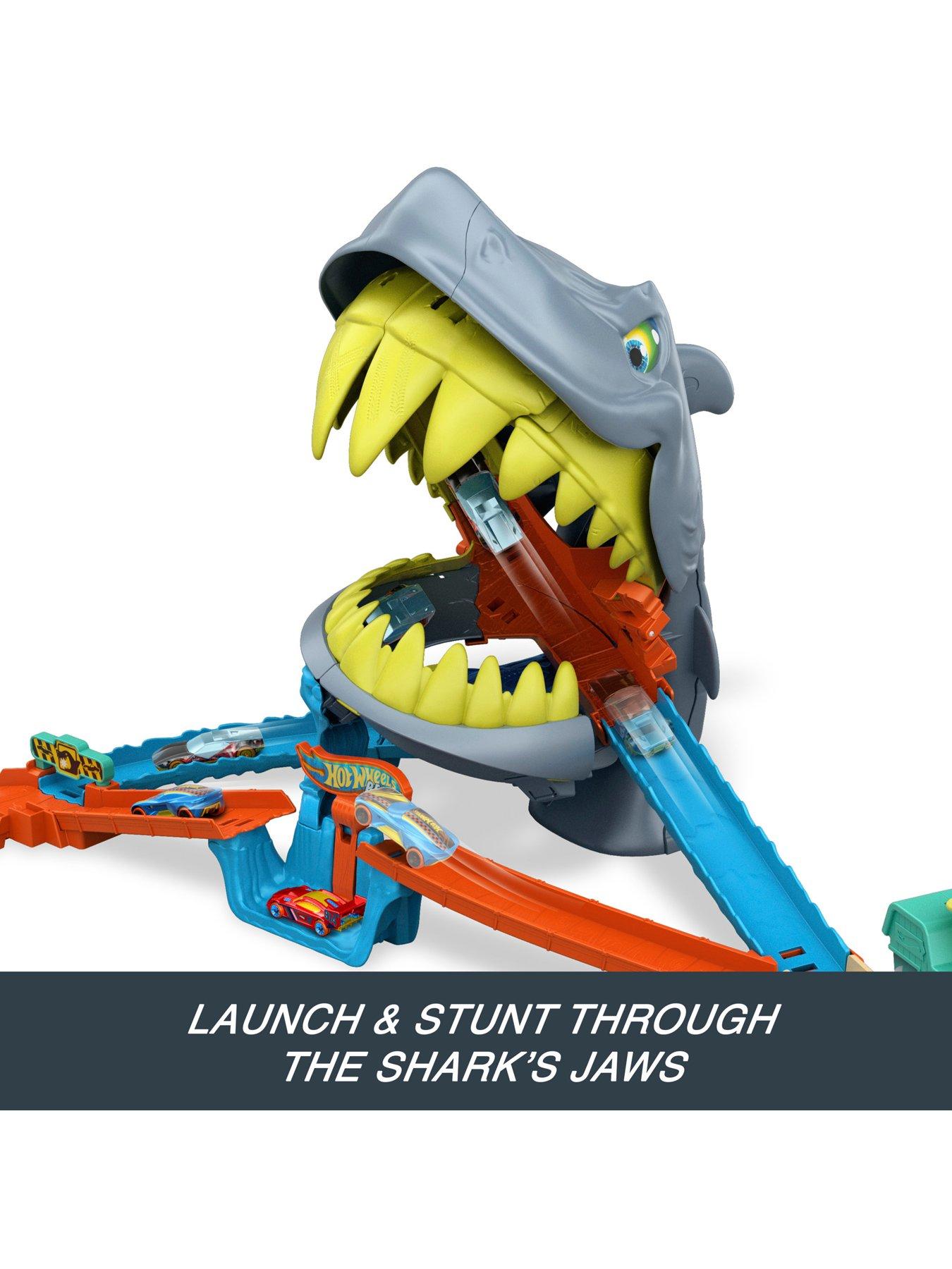Image 3 of 7 of Hot Wheels City Shark Chomp Beach Playset &amp; 1:64 Scale Die-Cast Toy Car