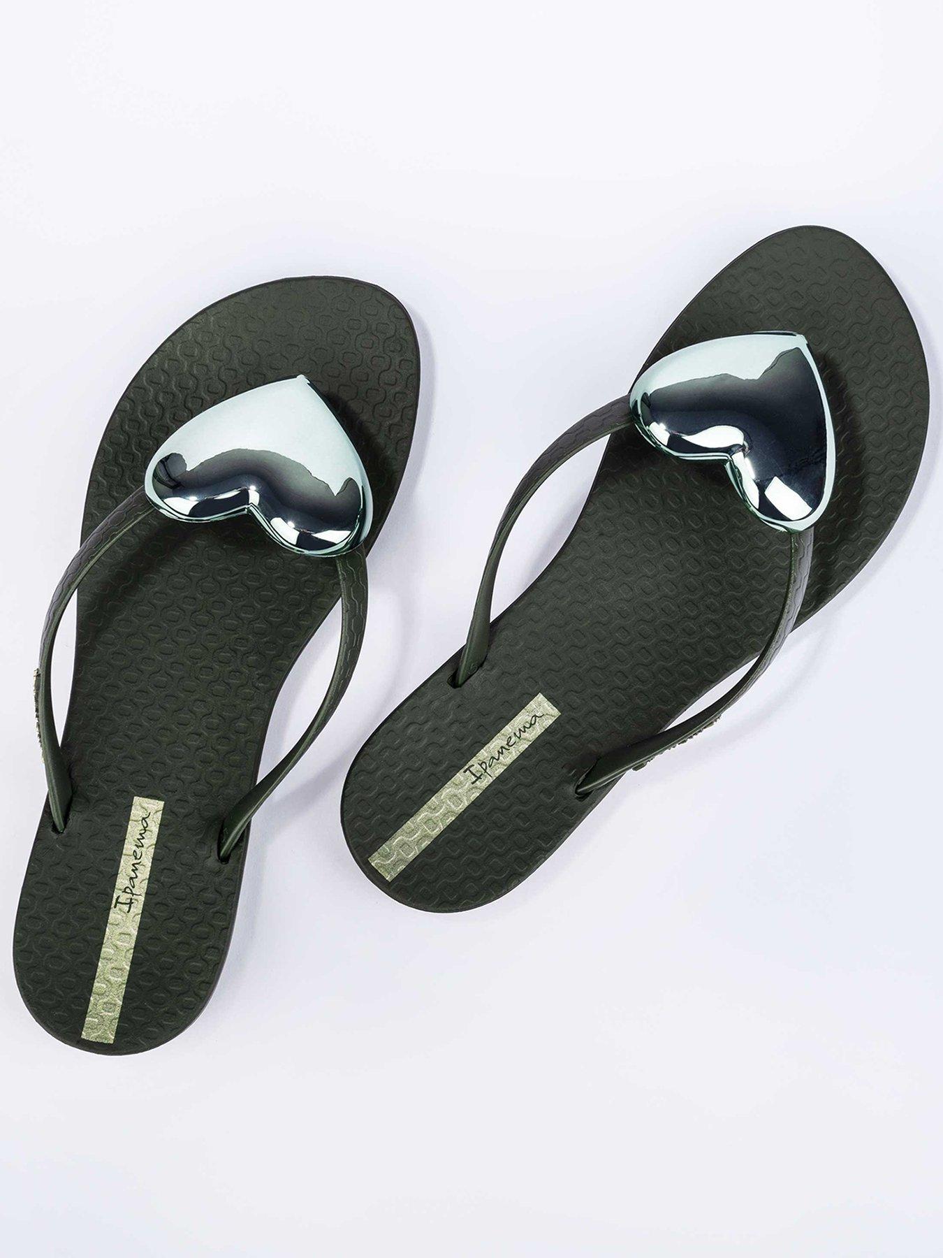 Ipanema Maxi Fashion Heart Hardware Flip Flop - Green