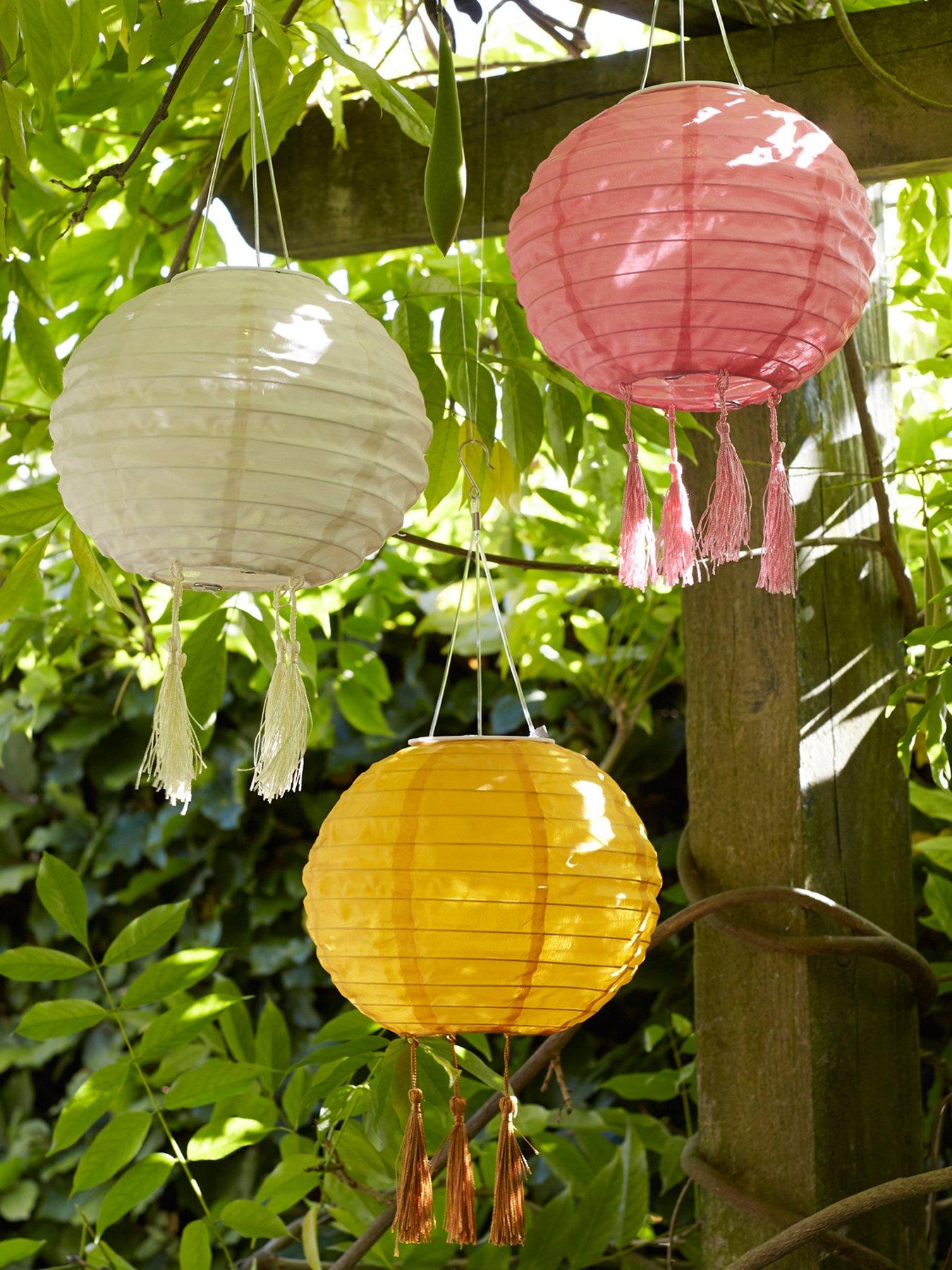Lights4Fun Set of 3 Tassel Solar Lanterns