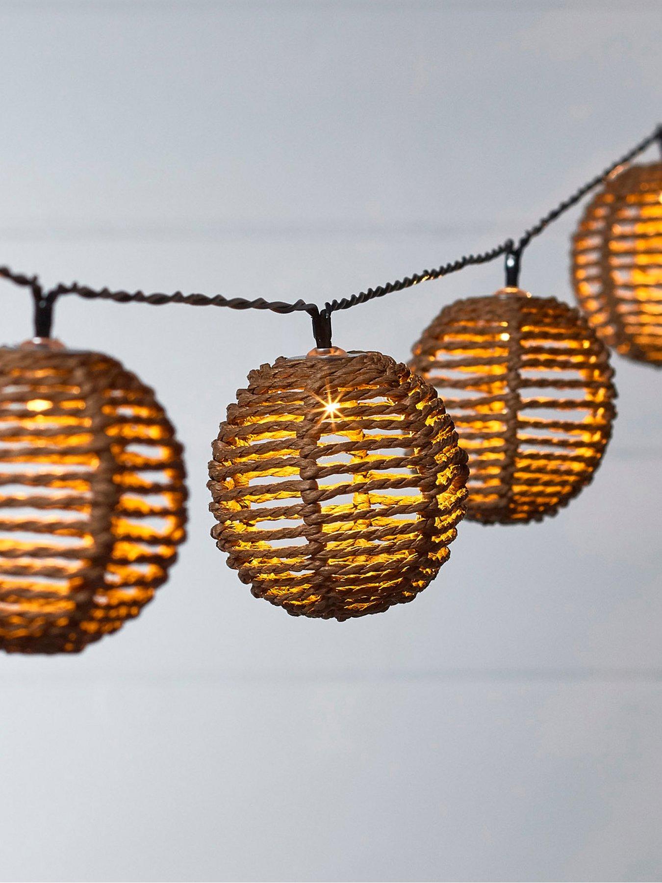 Lights4Fun 10 Rattan Lantern Solar Fairy Lights