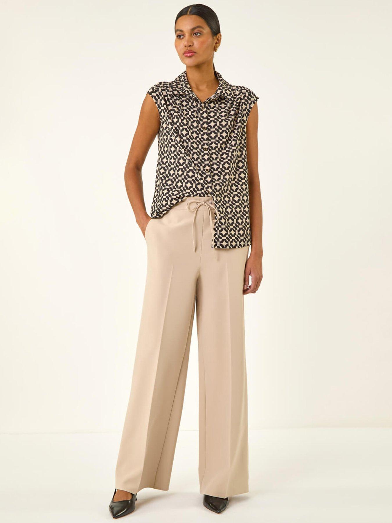 Image 3 of 5 of Roman Geometric Sleeveless Shirt