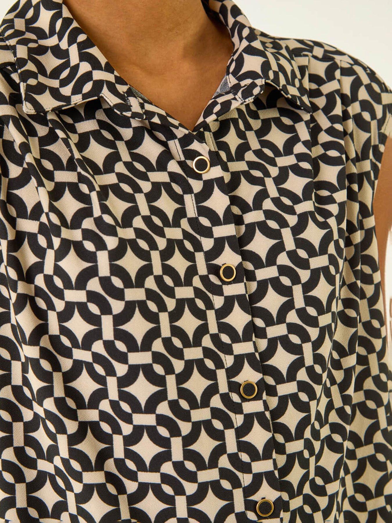 Image 5 of 5 of Roman Geometric Sleeveless Shirt