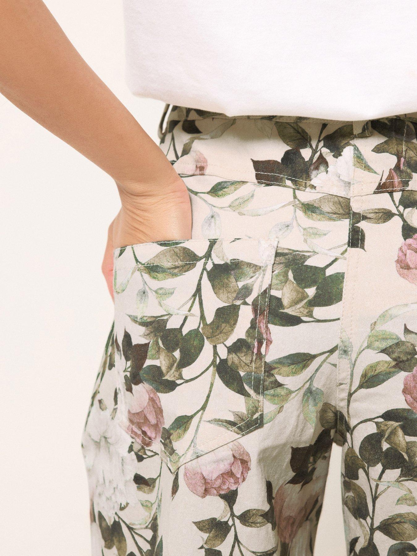 Image 4 of 5 of PixieGirl Petite Floral Stretch Denim Wide Leg Jean - White