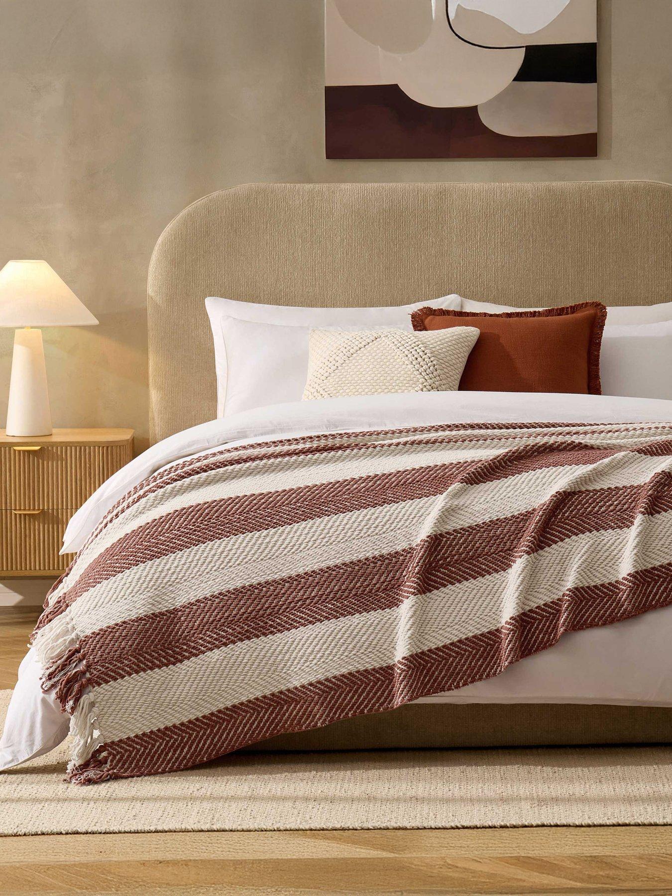 Dusk Chenille Stripe Tassel Herringbone Throw - Oatmeal/white