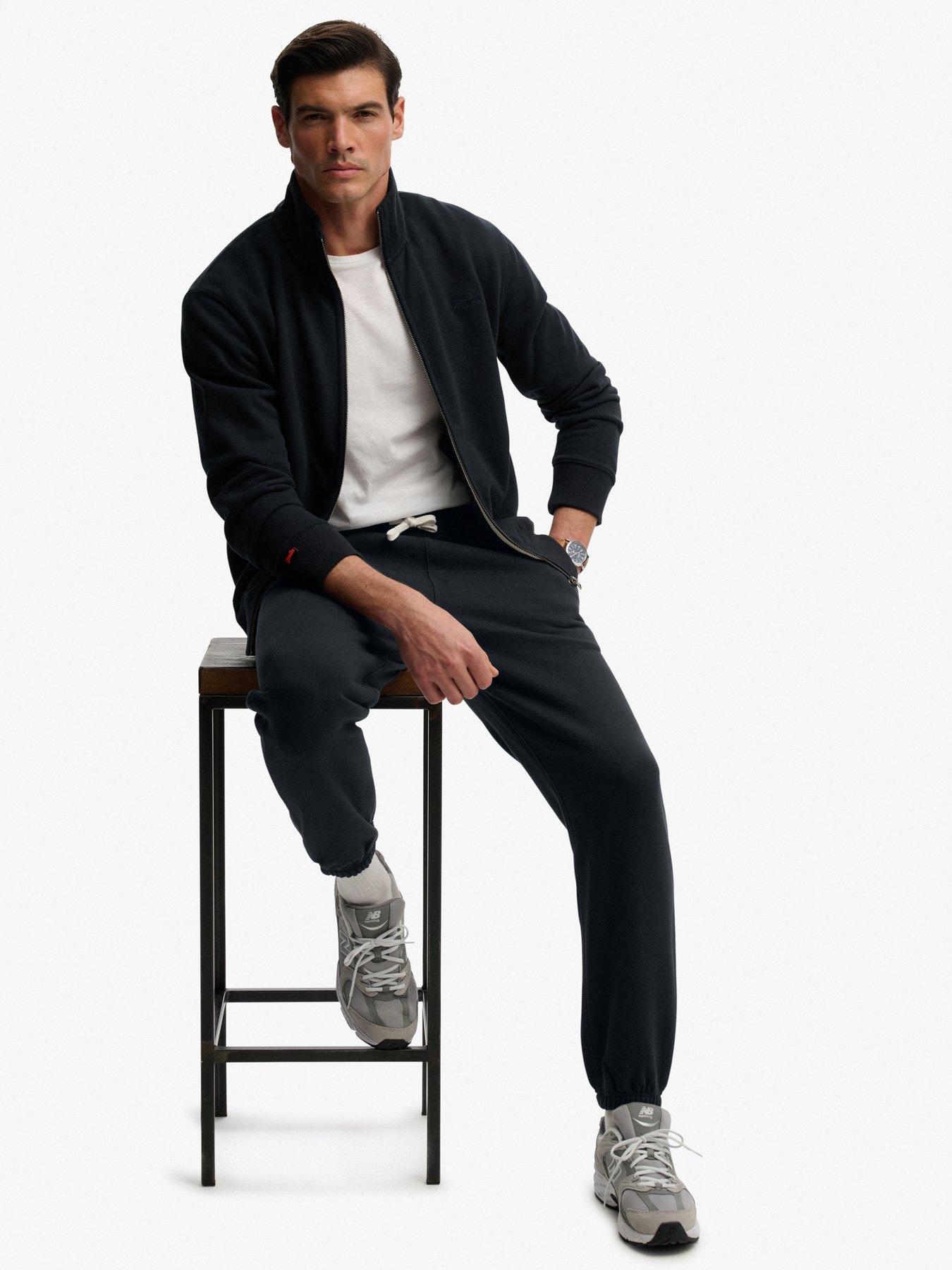 Image 4 of 6 of Superdry Essential Logo Classic Joggers - Navy