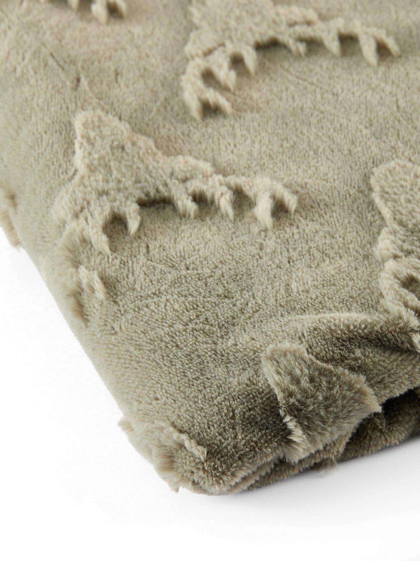 Image 5 of 7 of The Very Collection Stag Faux Fur Throw 150x200cm