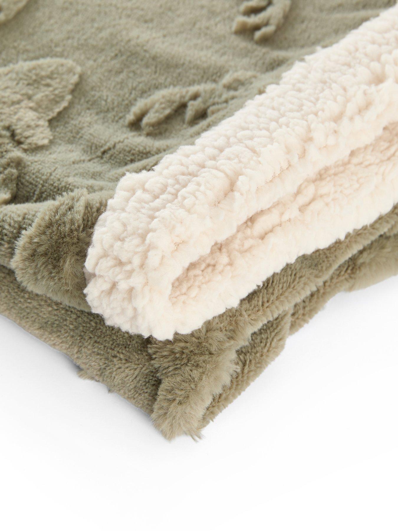 Image 6 of 7 of The Very Collection Stag Faux Fur Throw 150x200cm