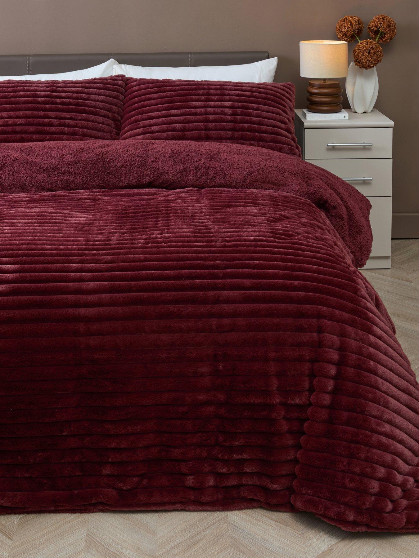 The Very Collection Ribbed Faux Fur Duvet Set