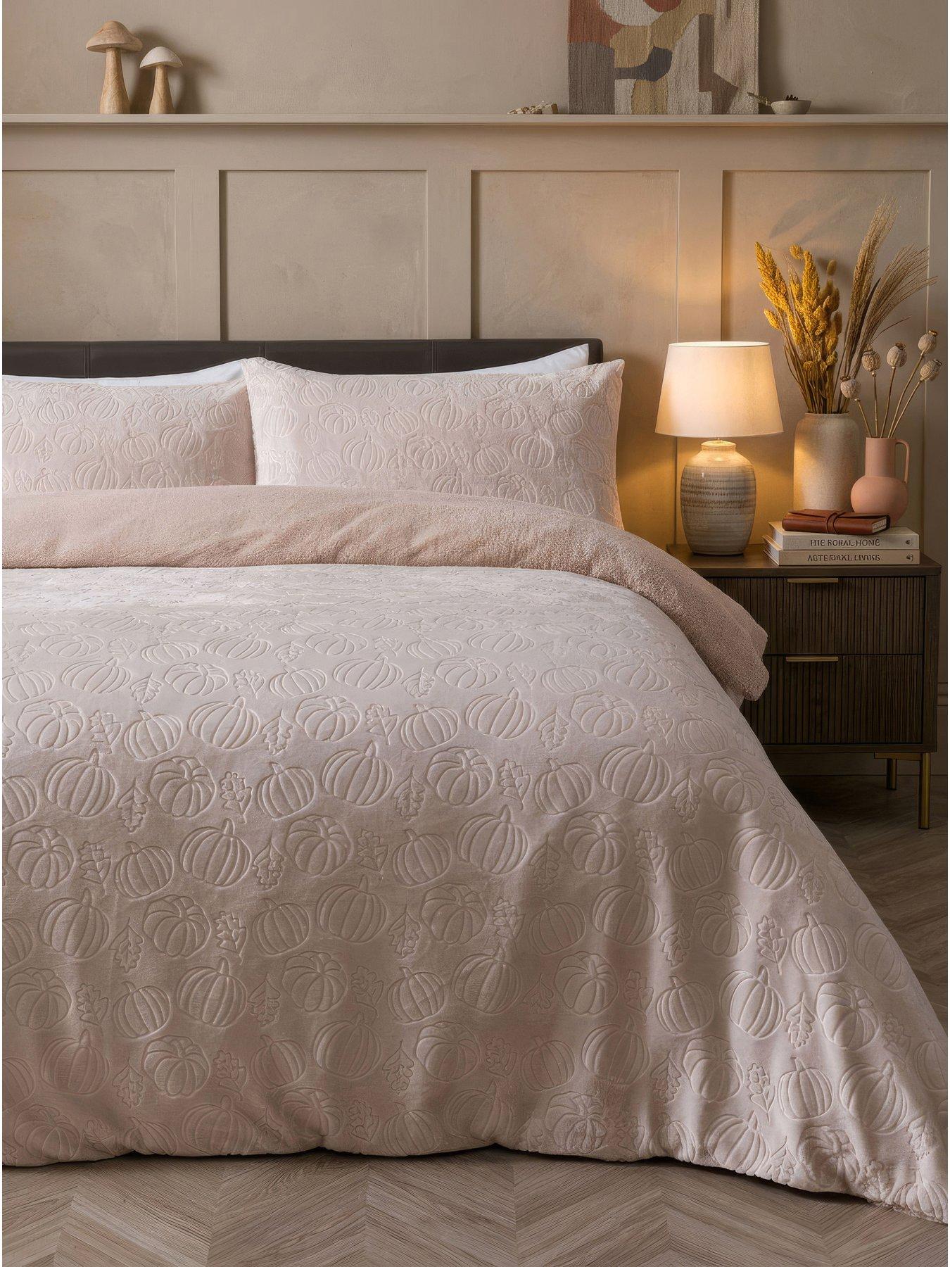 The Very Collection Pumpkin Embossed Fleece Duvet Set - Beige