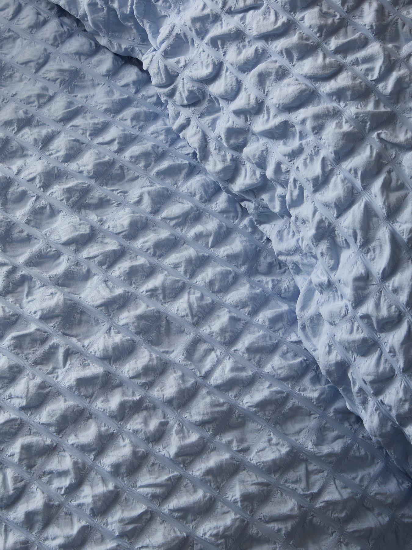 Image 4 of 5 of The Very Collection Pippa Seersucker Duvet Set - Blue