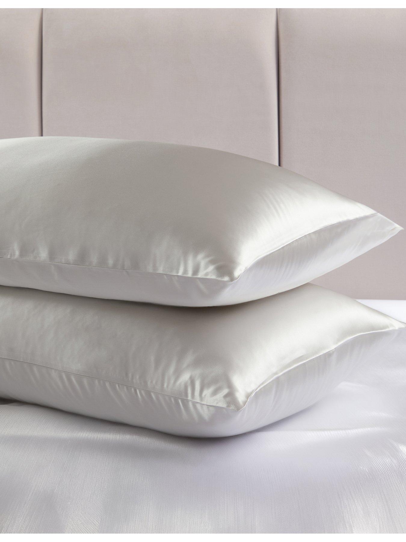 The Very Collection Mulberry Silk Pillowcase