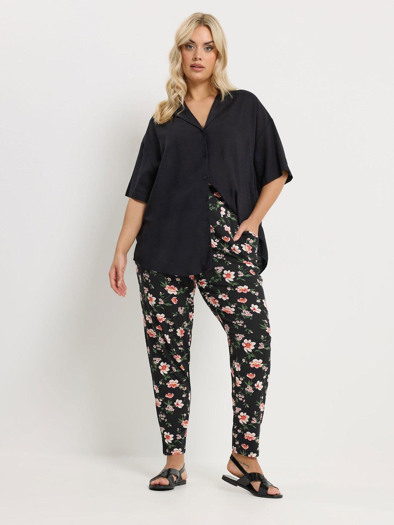 Image 3 of 5 of Yours Curve Double Pleat Harem Trousers - Black
