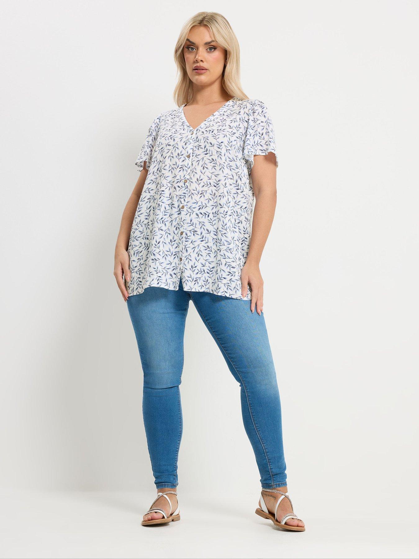 Image 3 of 5 of Yours Curve Linen Short Sleeve Blouse - Blue