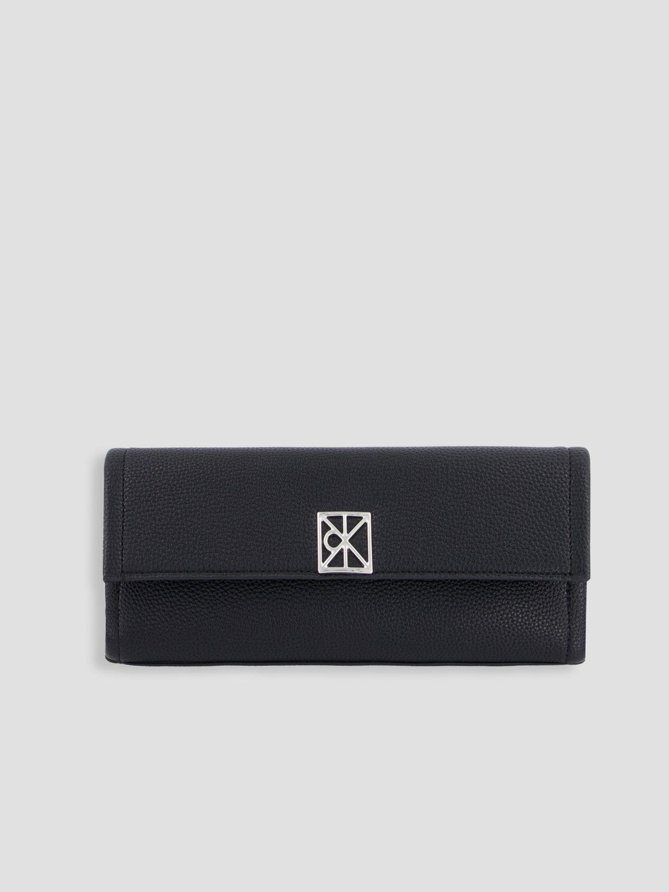 Image 3 of 6 of Calvin Klein Emblem Pebble Grain Chain Strap Clutch - Black