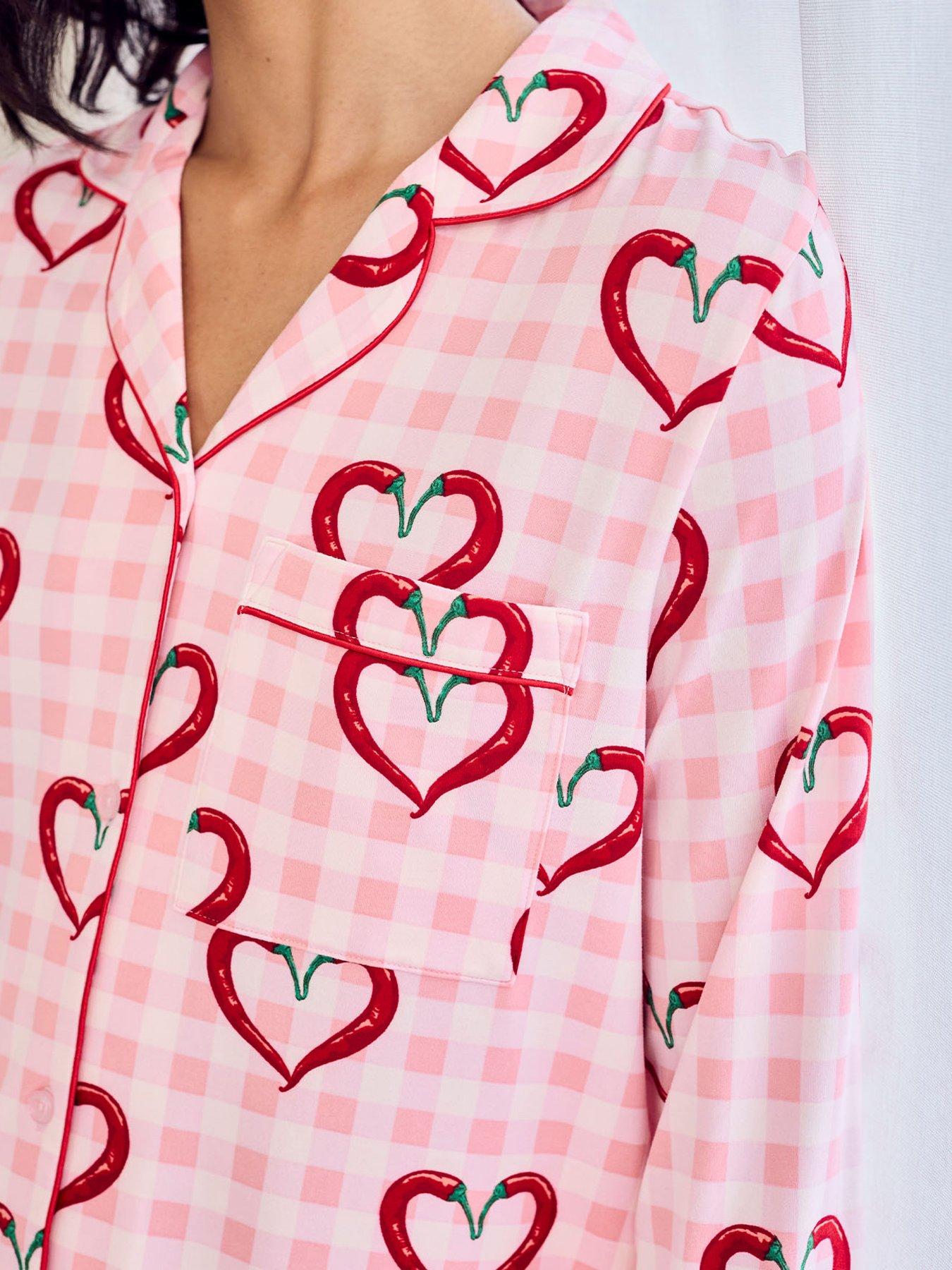 Image 6 of 6 of CHELSEA PEERS Chilli Heart Print Long Pyjama Set - Pink