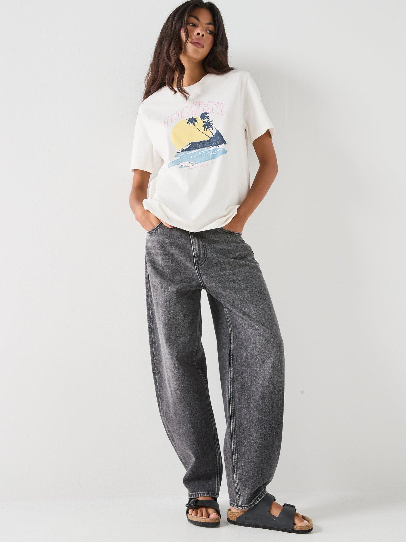 Image 3 of 5 of Tommy Jeans Logo Graphic Relaxed T-shirt - White
