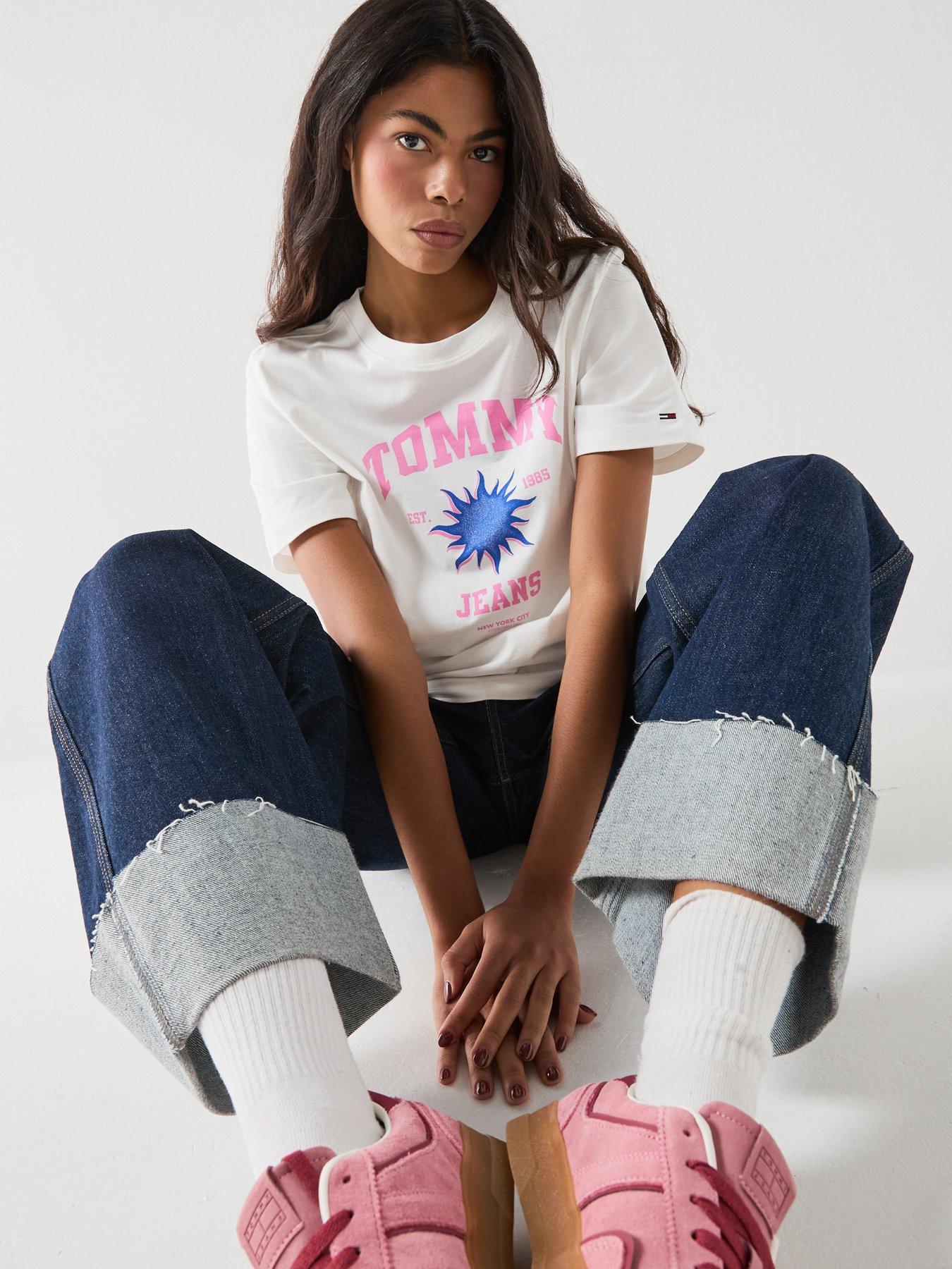 Image 5 of 6 of Tommy Jeans Logo Graphic Relaxed T-shirt - Cream