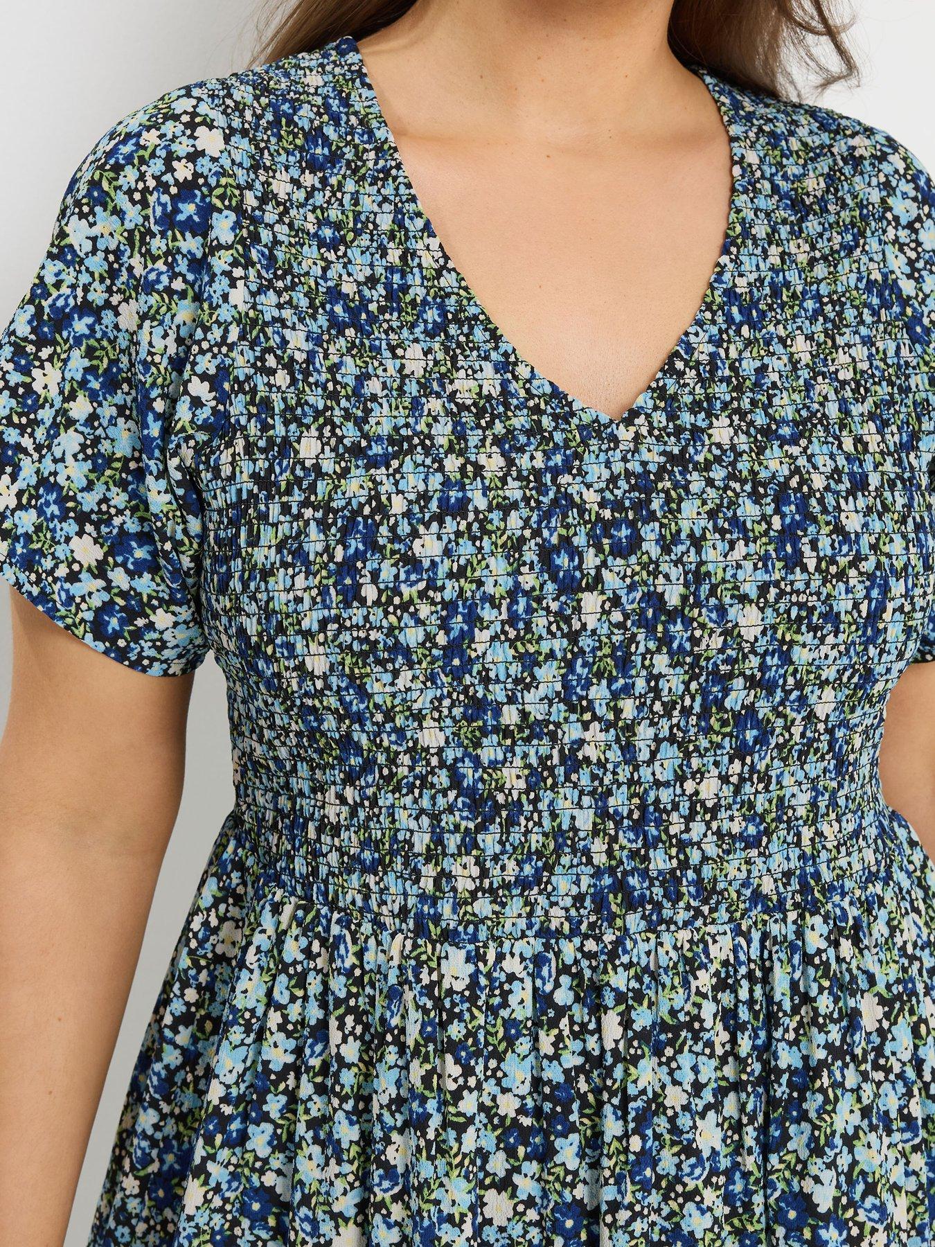 Image 4 of 5 of Yours Curve Textured Shirred Peplum Top - Black