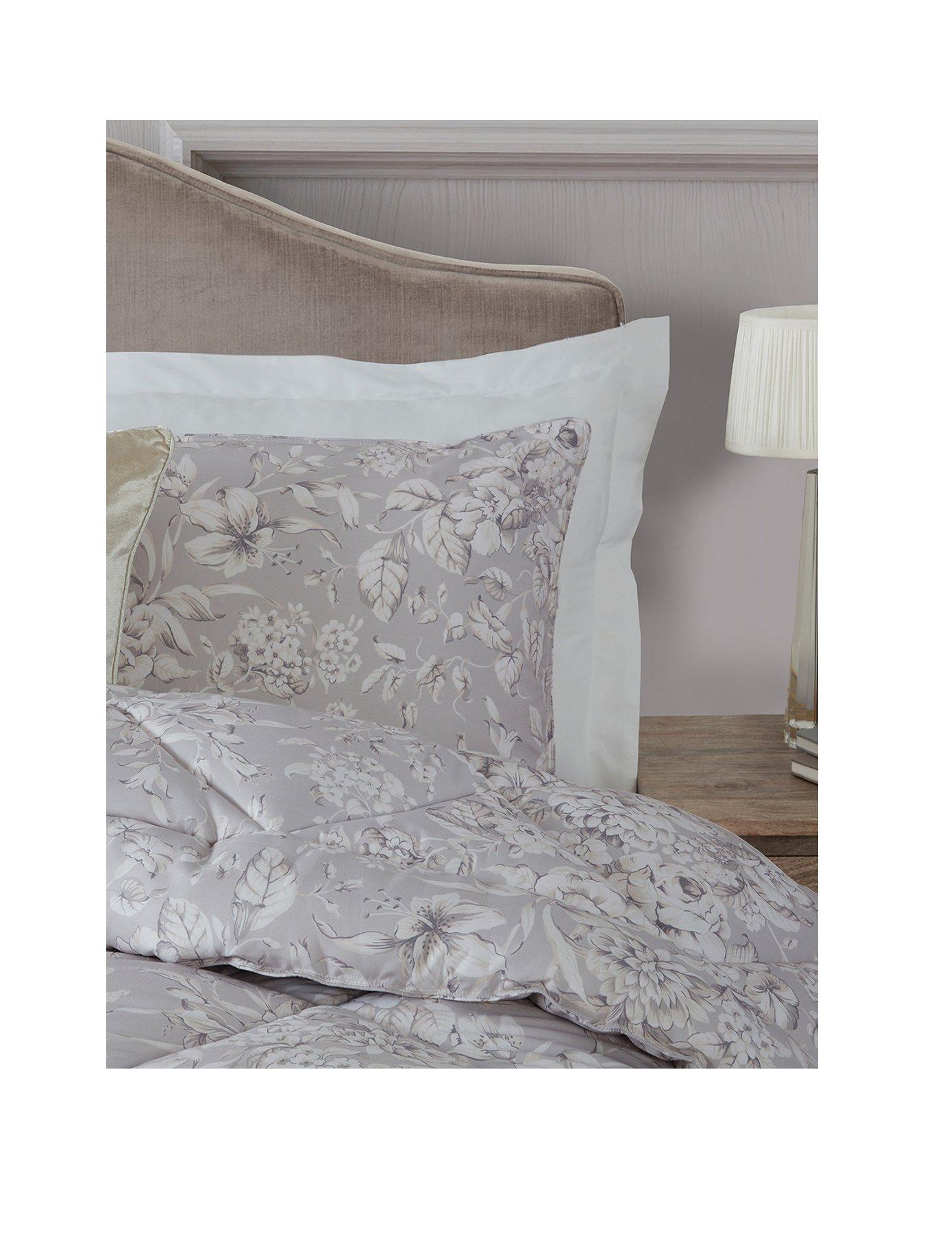 Image 2 of 3 of Laura Ashley Coverless Duvet Set