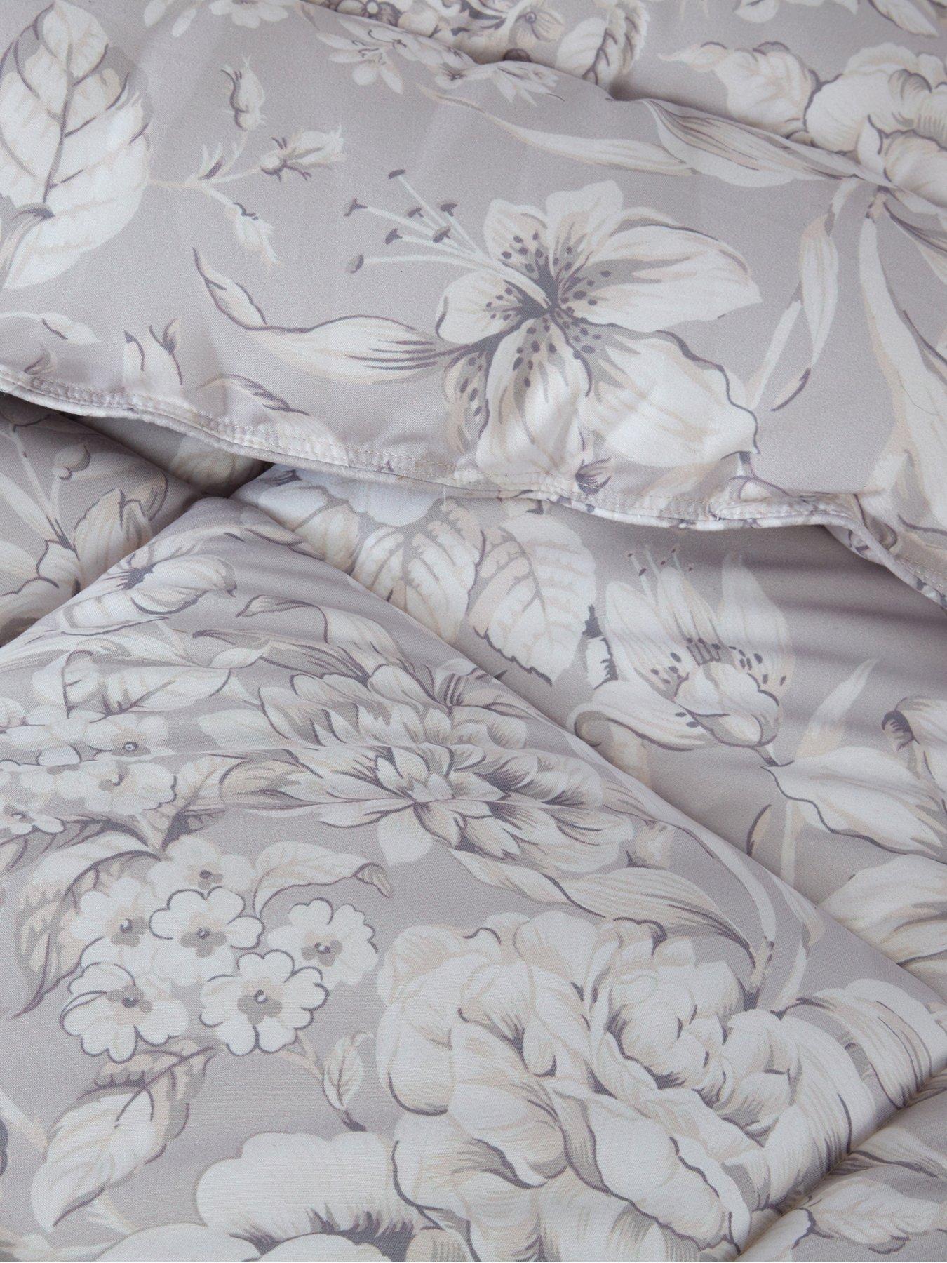 Image 3 of 3 of Laura Ashley Coverless Duvet Set