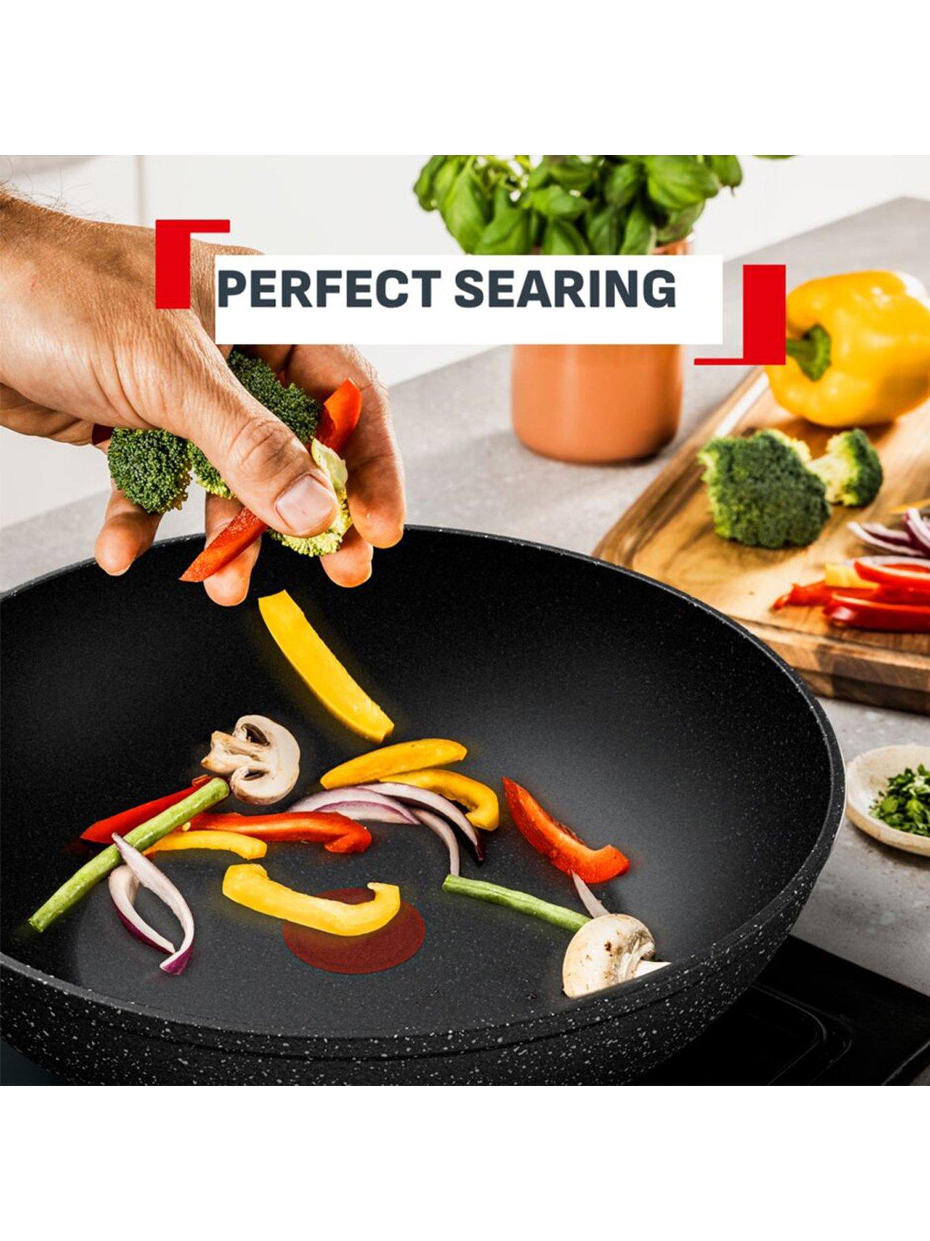 Image 6 of 8 of Tefal Expertise Plus Induction Non-stick Wok 28cm
