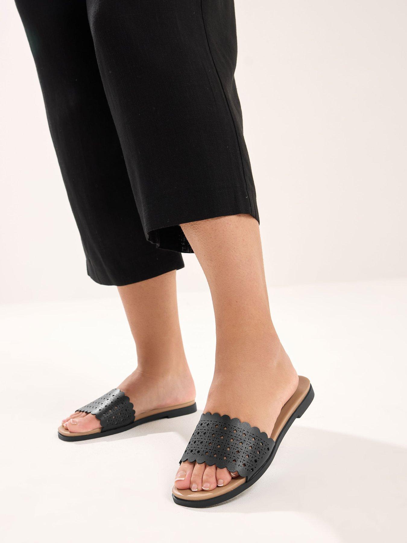 Yours Curve Extra Wide Fit Laser Cut Out Mule - Black