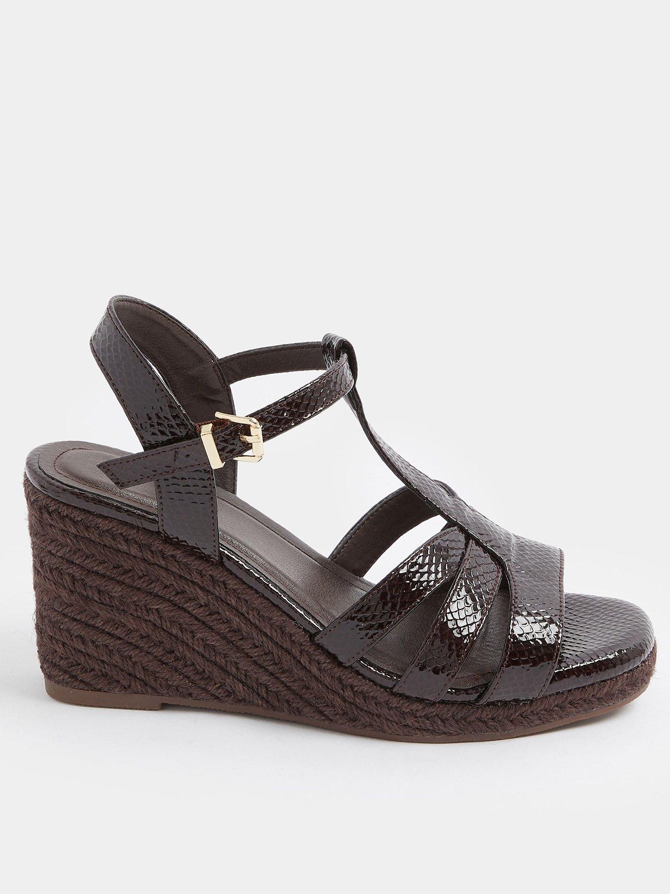 yours-curve-wide-fit-t-bar-wedges