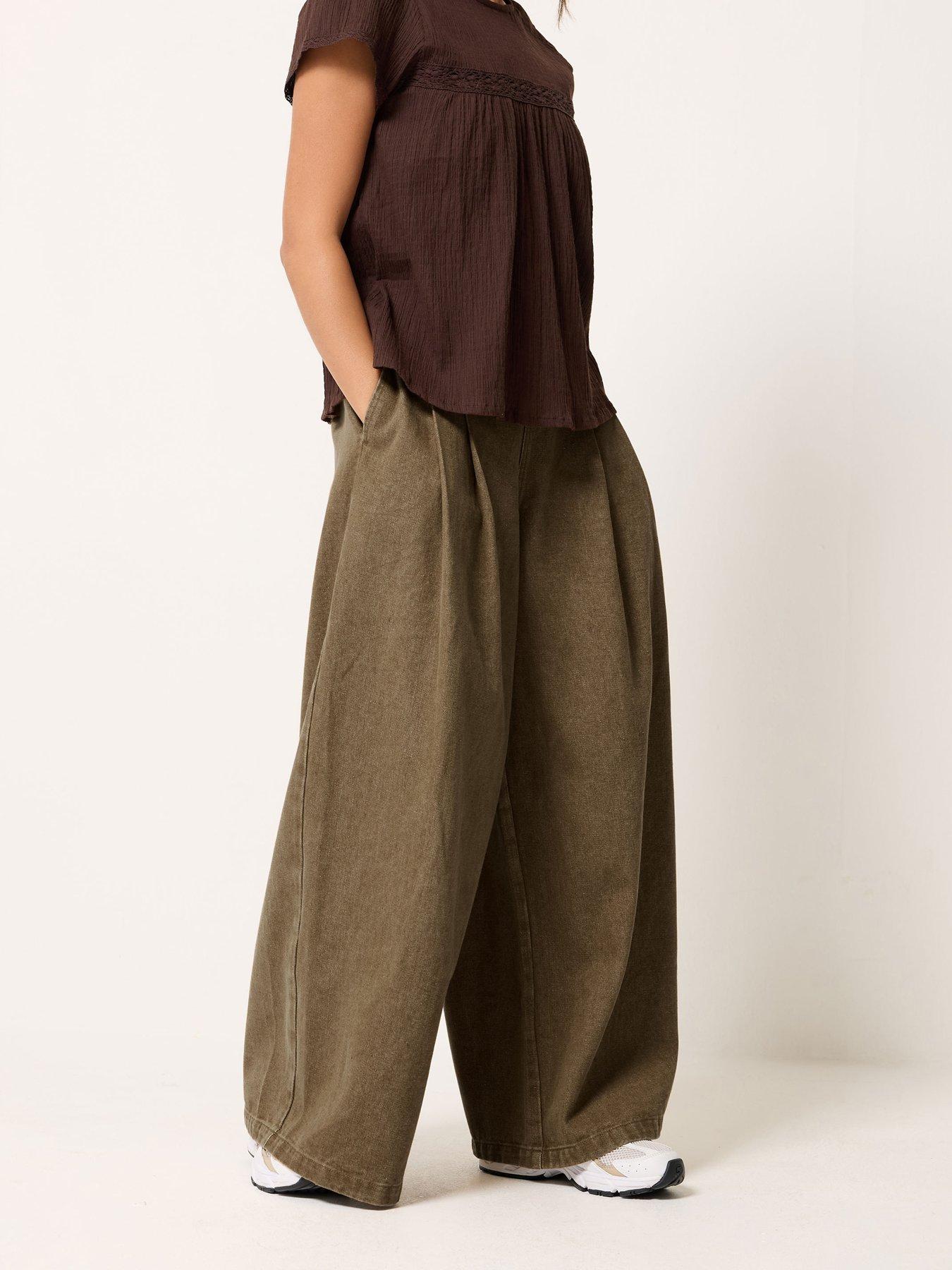 PixieGirl Petite Pleat Front Wide Leg Jeans - Brown