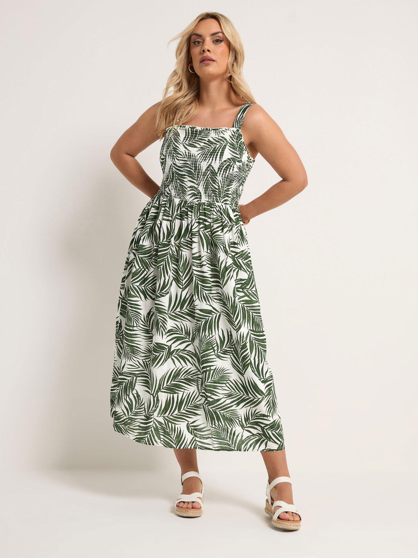 Image 3 of 5 of Yours Curve Linen Shirred Maxi Dress - Green