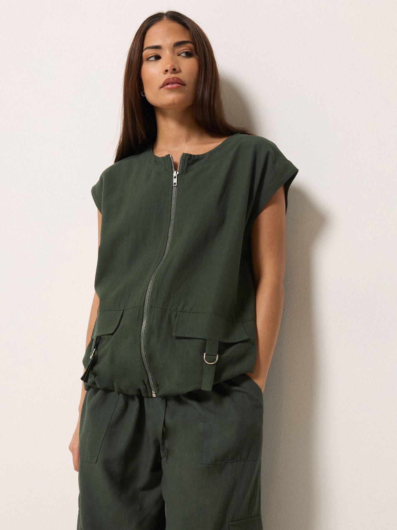 PixieGirl Petite Gilet Containing Linen