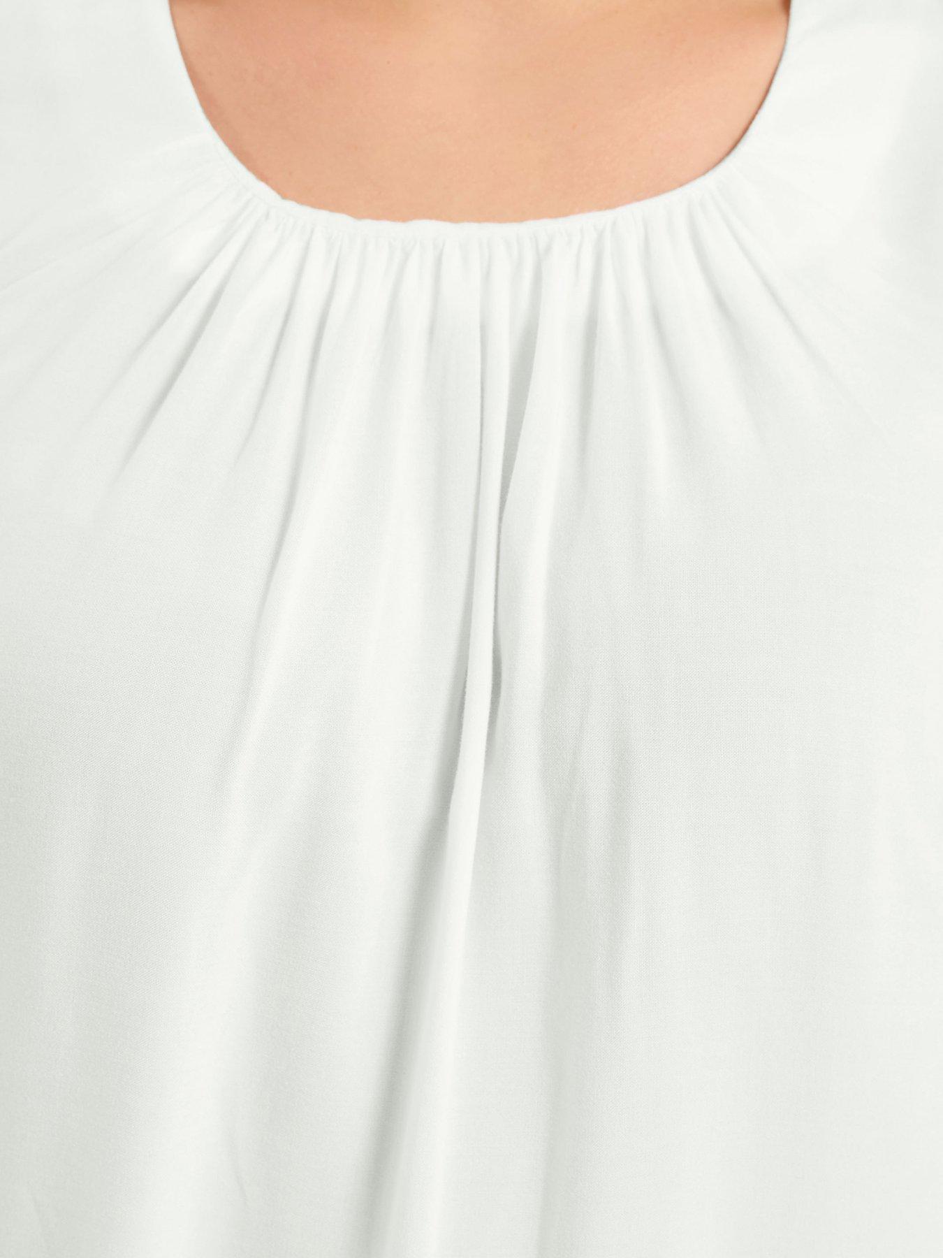  image of yours-curve-broderie-hem-vest-white