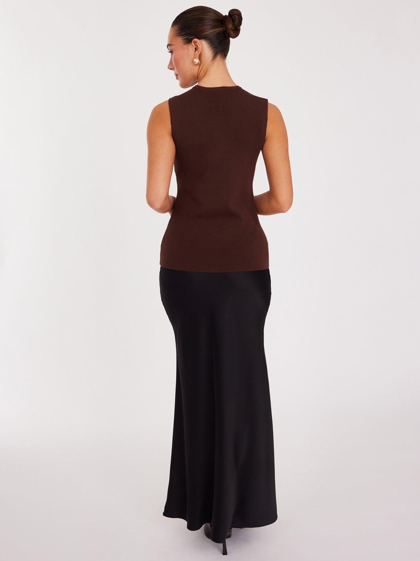 stillFront image of quiz-brown-knitted-button-front-top